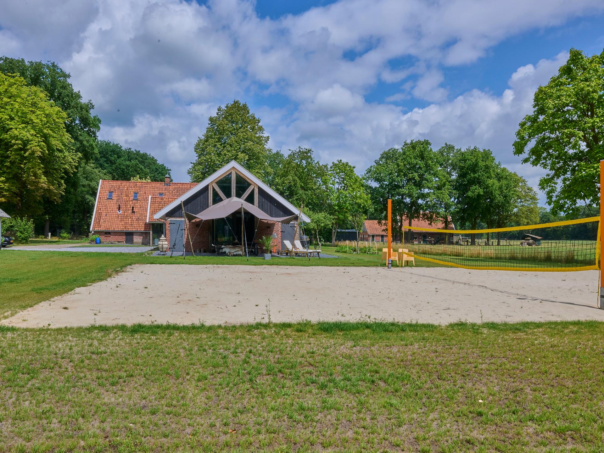 Drie sfeervolle vakantiewoningen met sauna en hottub op rustig Twents erf - foto 45
