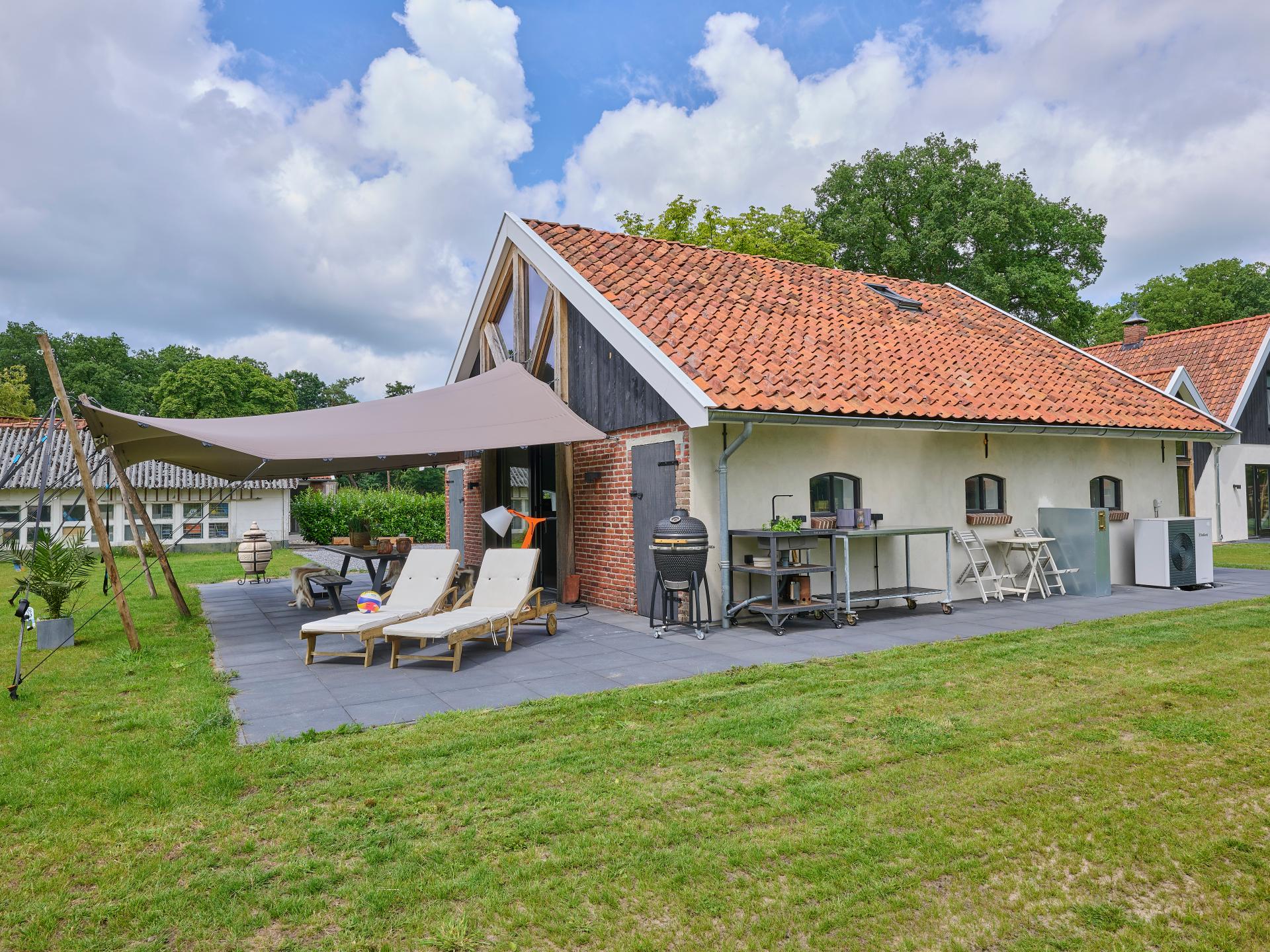 Drie sfeervolle vakantiewoningen met sauna en hottub op rustig Twents erf - foto 42