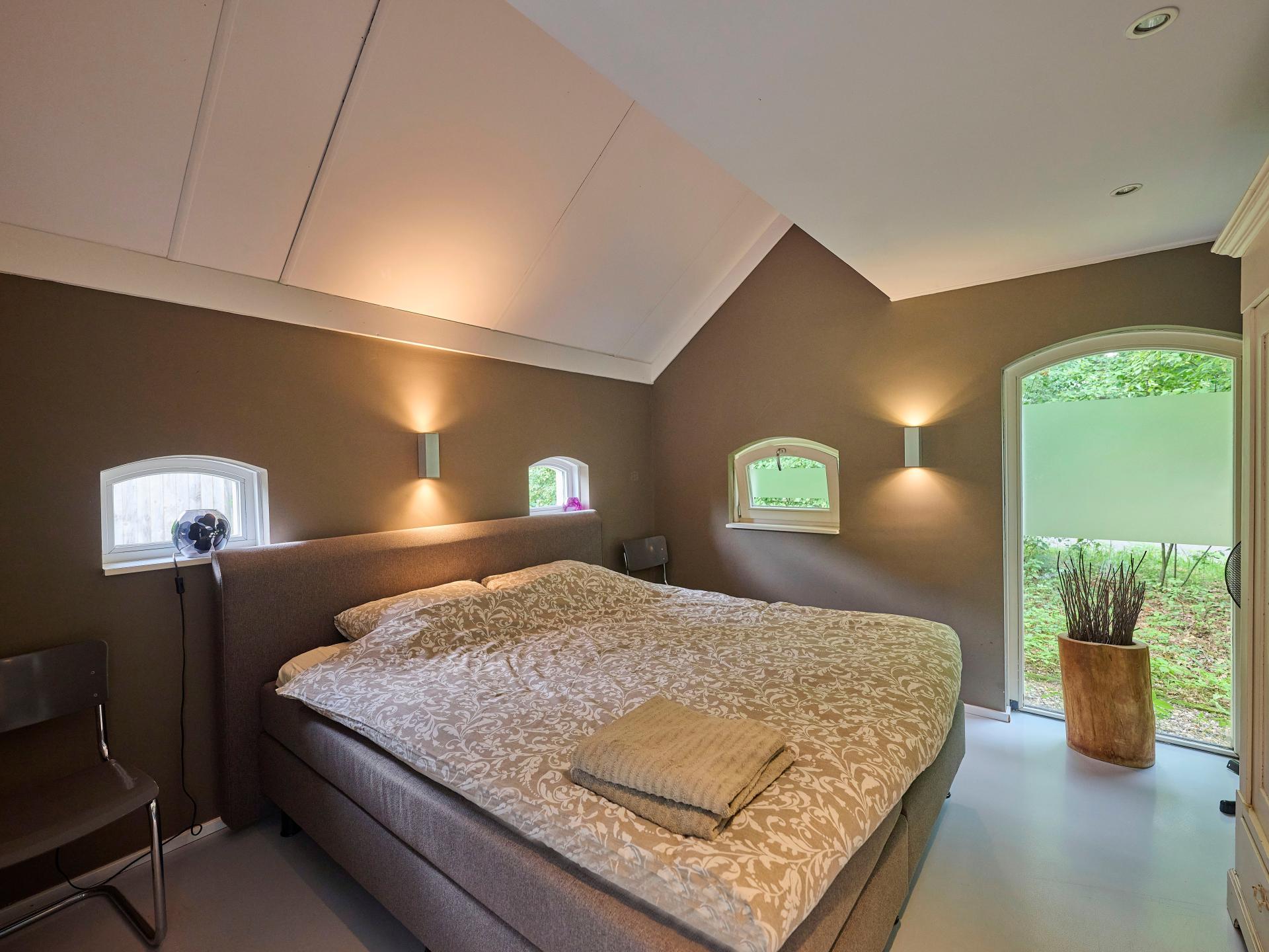 Drie sfeervolle vakantiewoningen met sauna en hottub op rustig Twents erf - foto 47