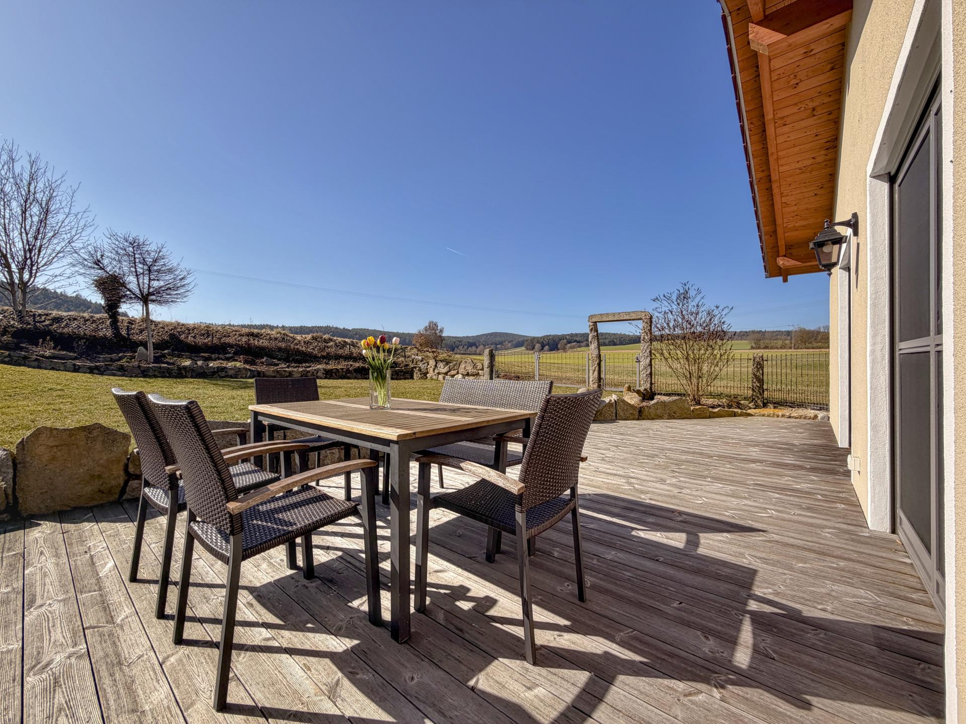 Modern vrijstaand vakantiehuis in Beieren met terras en tuin - foto 2