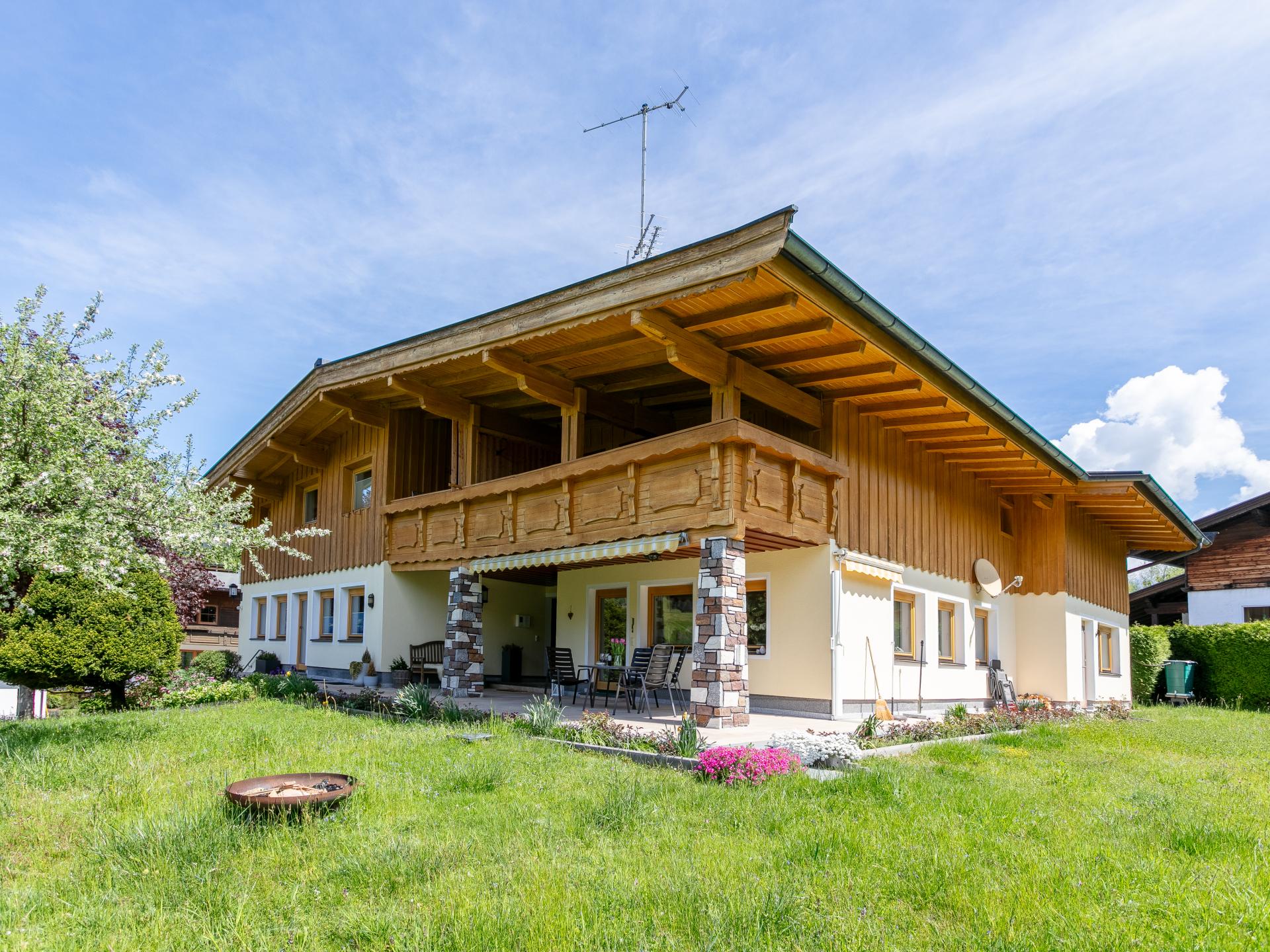 Knus Tiroler appartement in Söll, 270m van de skipiste - foto 4
