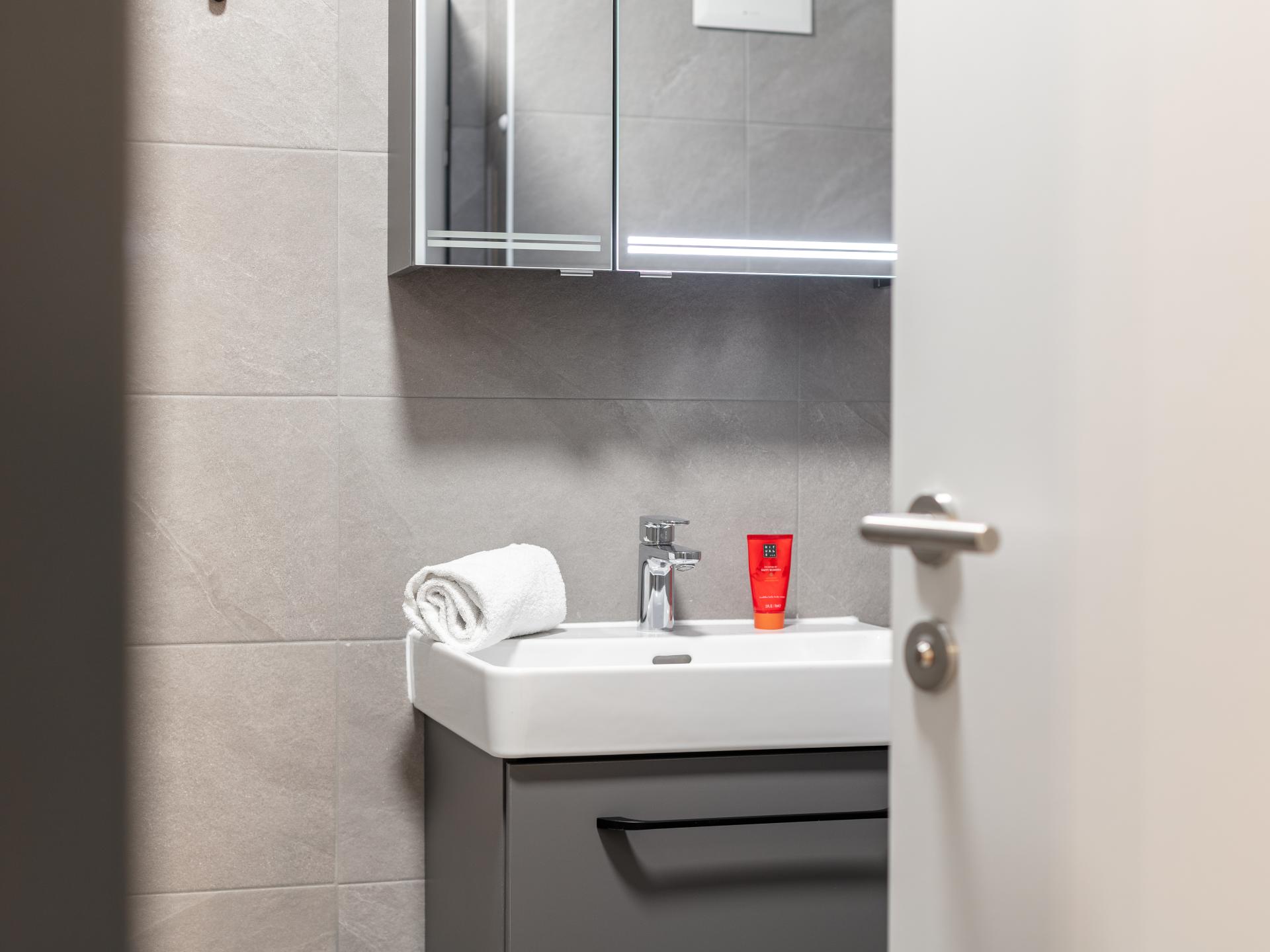 Stijlvol appartement in hartje Jenbach, vlakbij skilift en station - foto 18