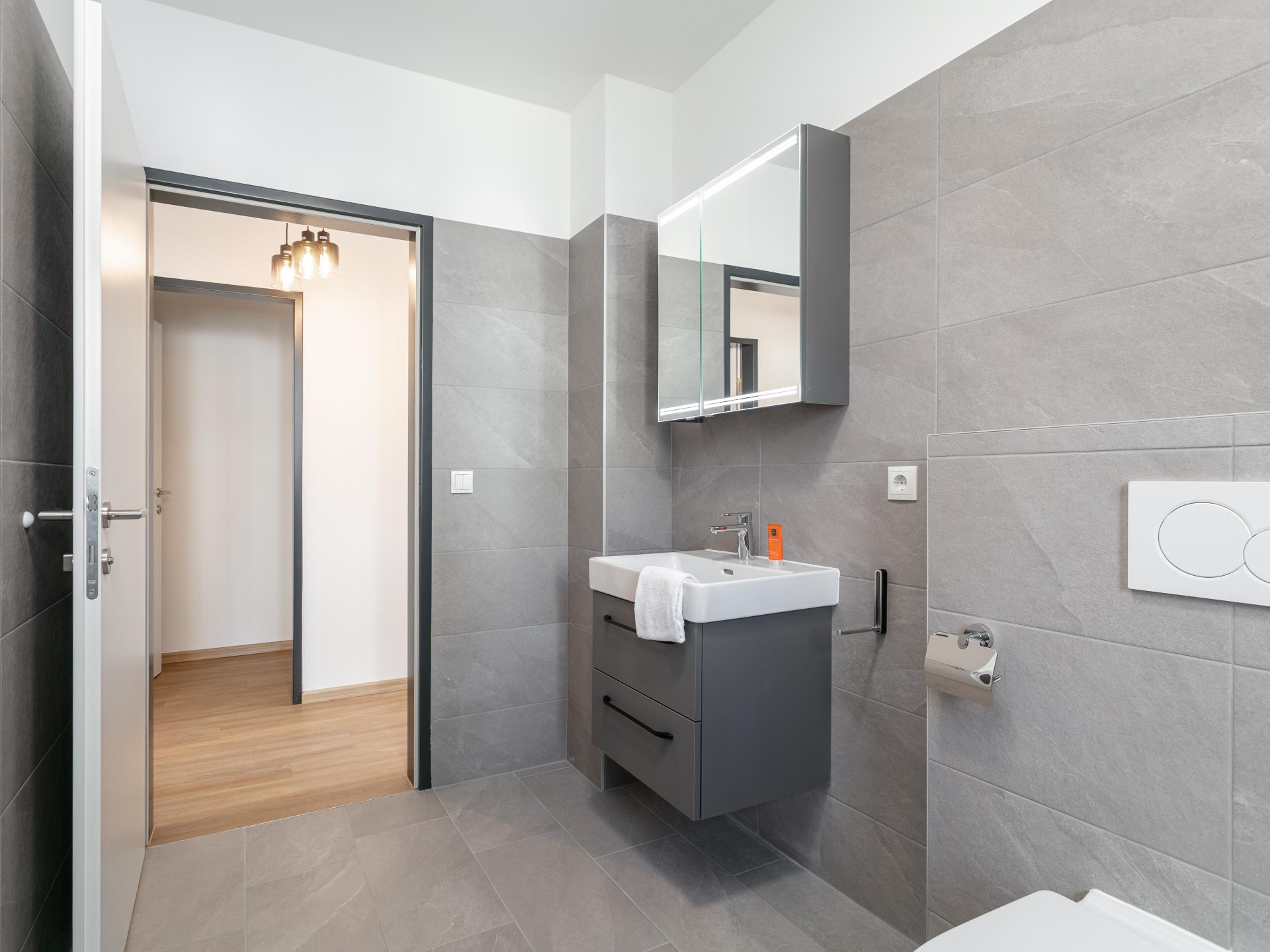 Smaakvol appartement in centrum Jenbach met balkon, vlakbij treinstation - foto 15
