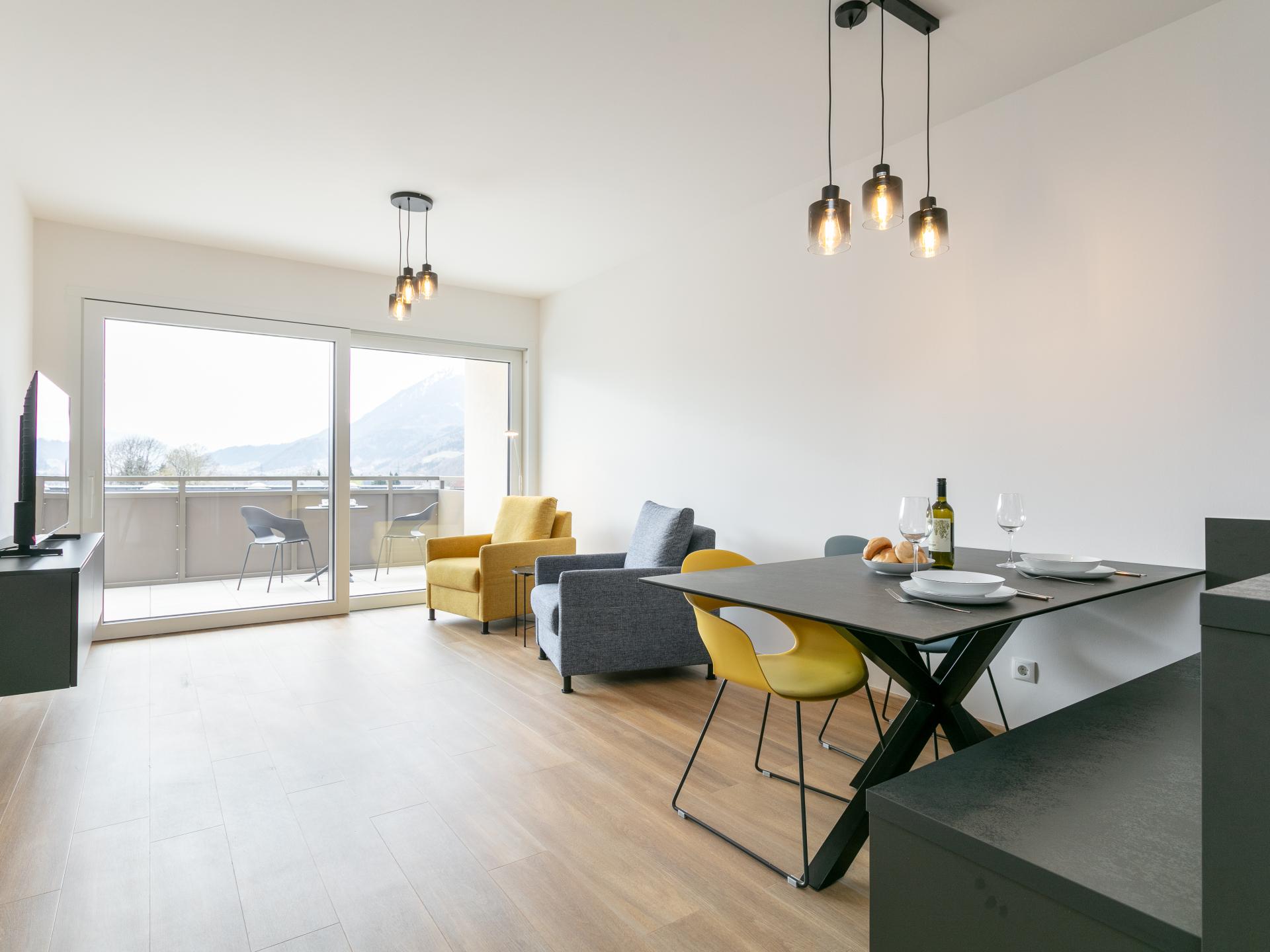 Stijlvol appartement met terras in Jenbach, vlakbij centrum en skilift - foto 1