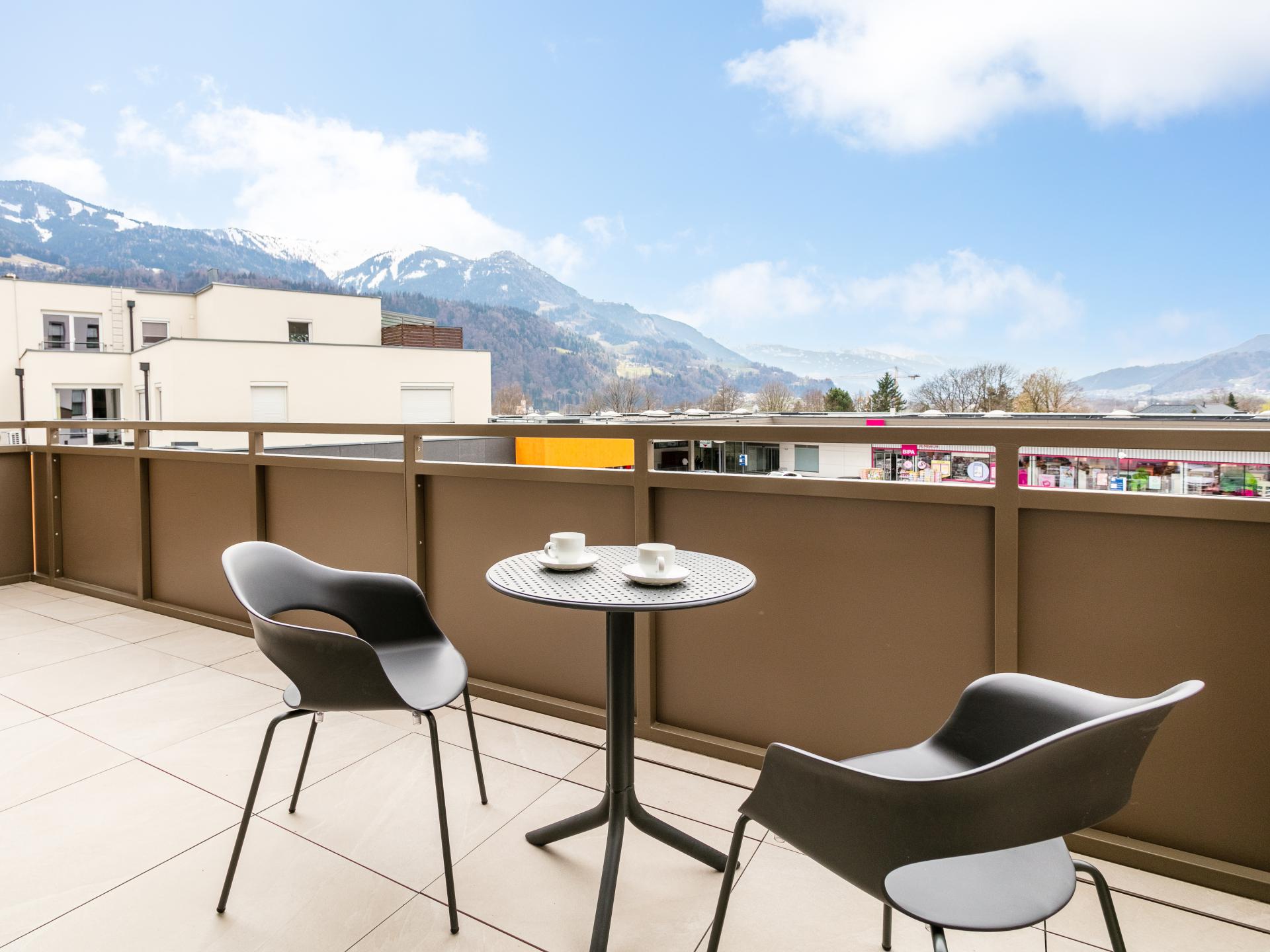 Stijlvol appartement met terras in Jenbach, vlakbij centrum en skilift - foto 2