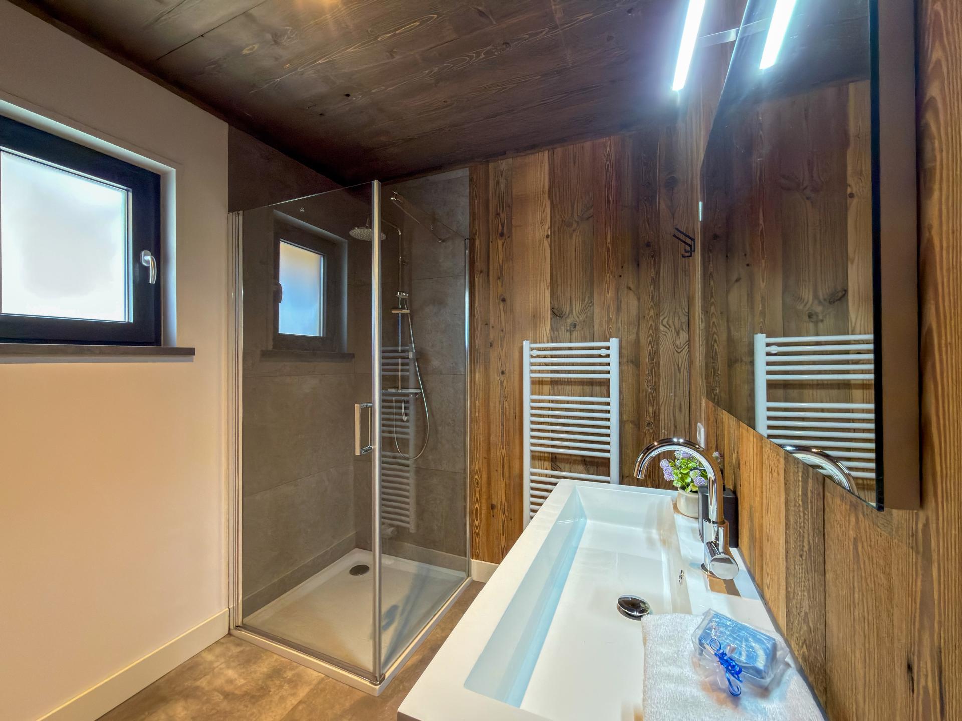 Ruim appartement aan de Afritzer See met panoramisch bergzicht - foto 9