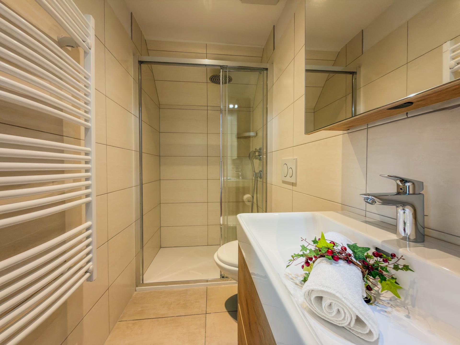 Luxe 14-persoons appartement met serre in Sankt Michael im Lungau - foto 43
