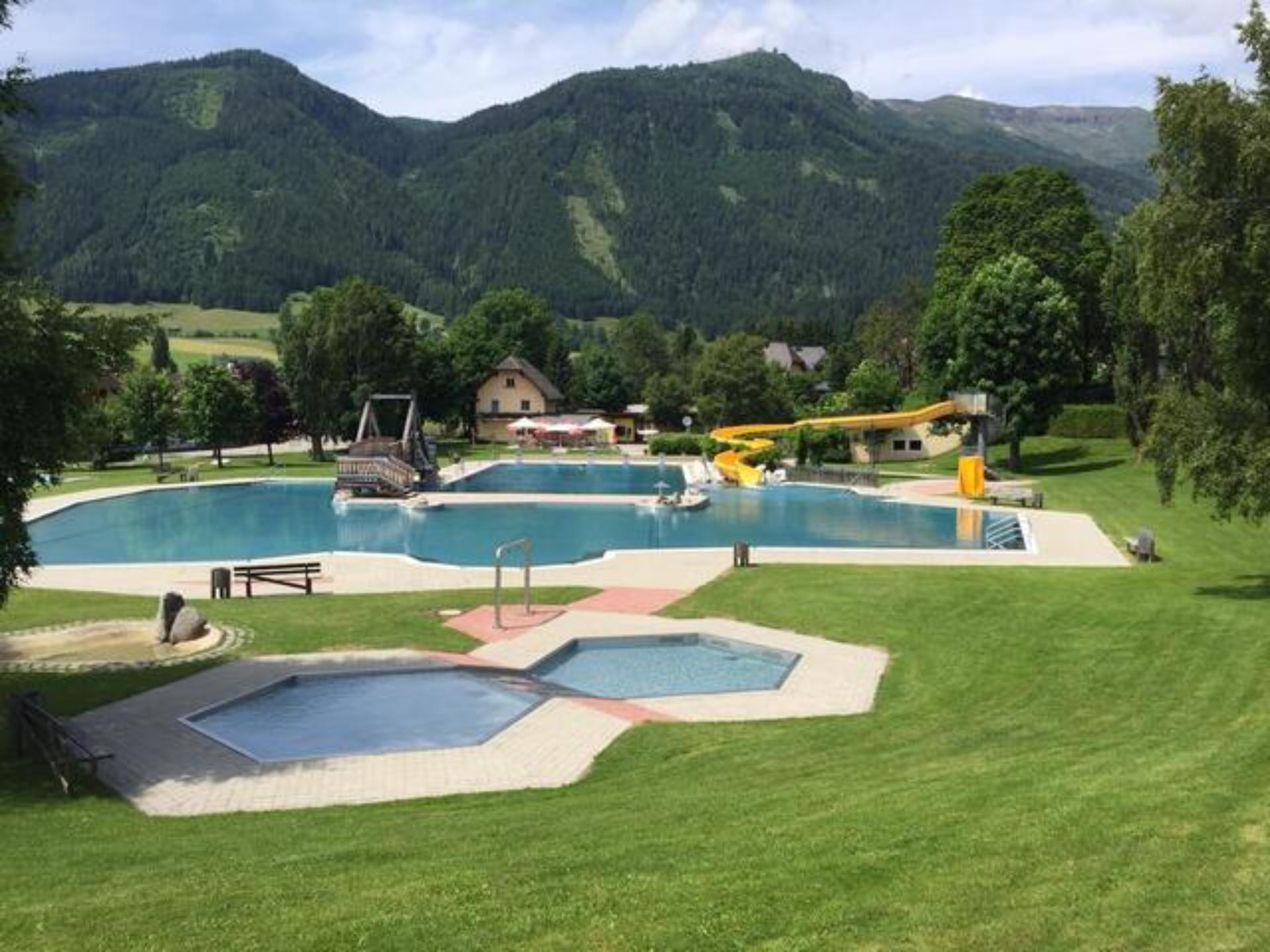 Luxe 14-persoons appartement met serre in Sankt Michael im Lungau - foto 21