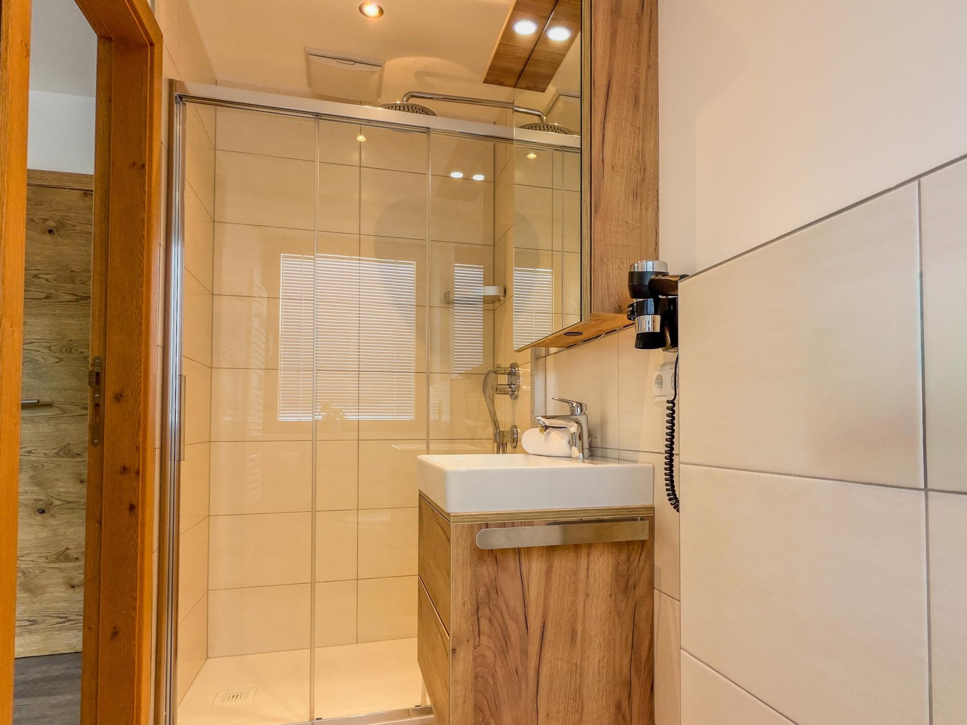 Luxe 14-persoons appartement met serre in Sankt Michael im Lungau - foto 20