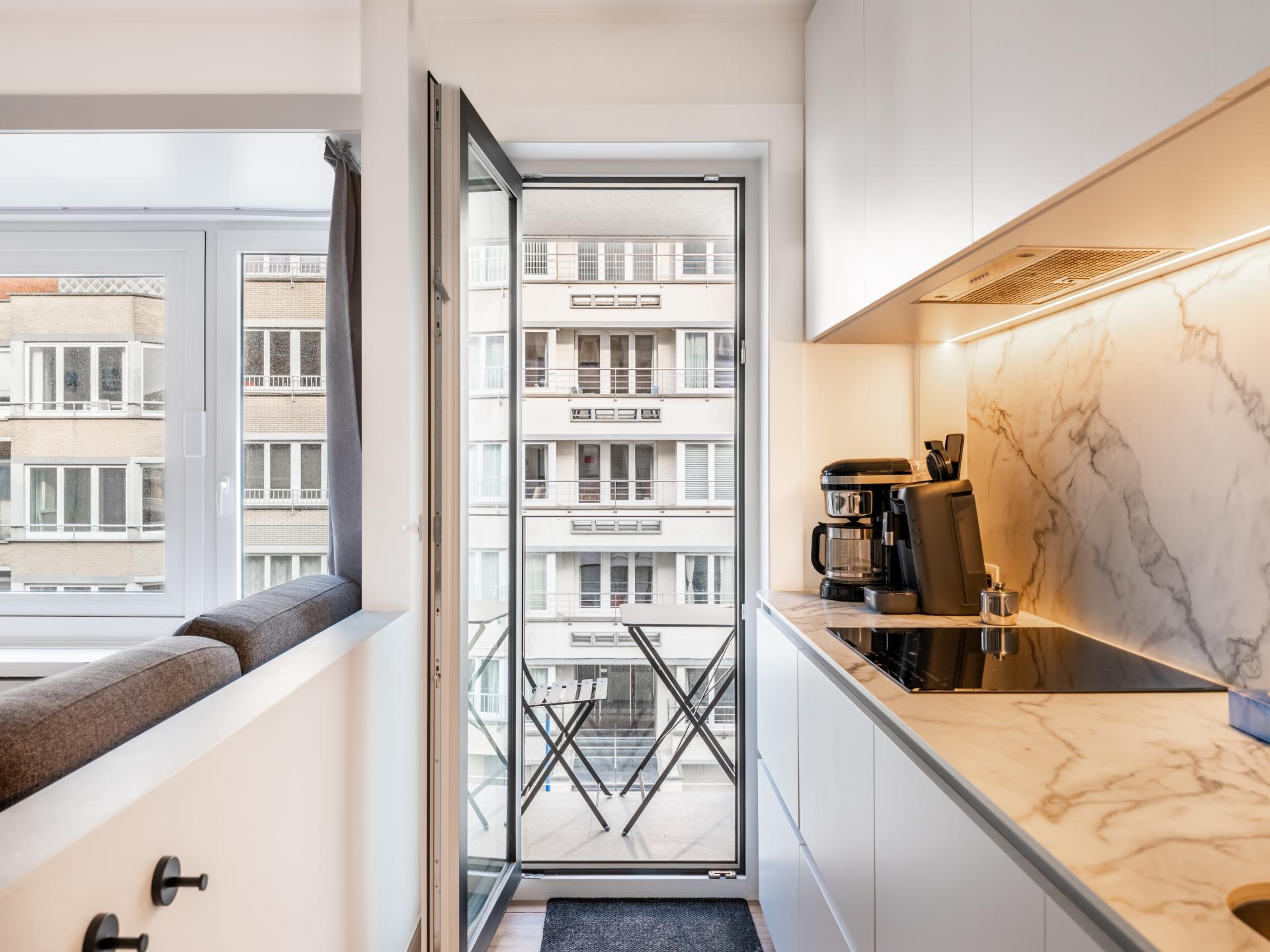 Gerenoveerd appartement met zijdelings zeezicht in Koksijde, vlakbij strand en centrum - foto 14