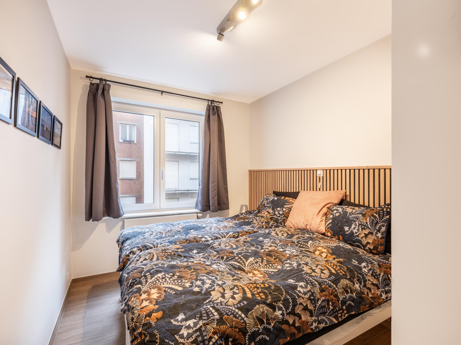 Gerenoveerd appartement met zijdelings zeezicht in Koksijde, vlakbij strand en centrum - foto 17
