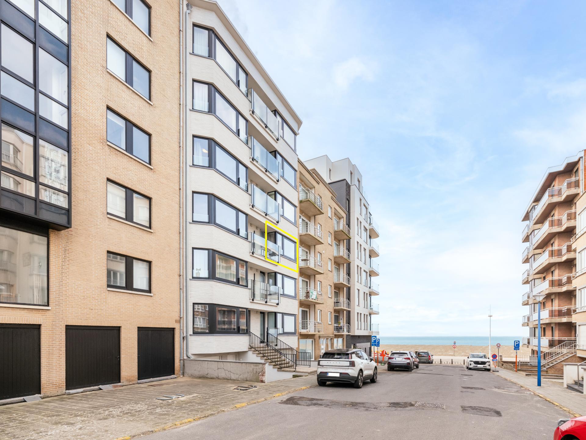 Gerenoveerd appartement met zijdelings zeezicht in Koksijde, vlakbij strand en centrum - foto 6