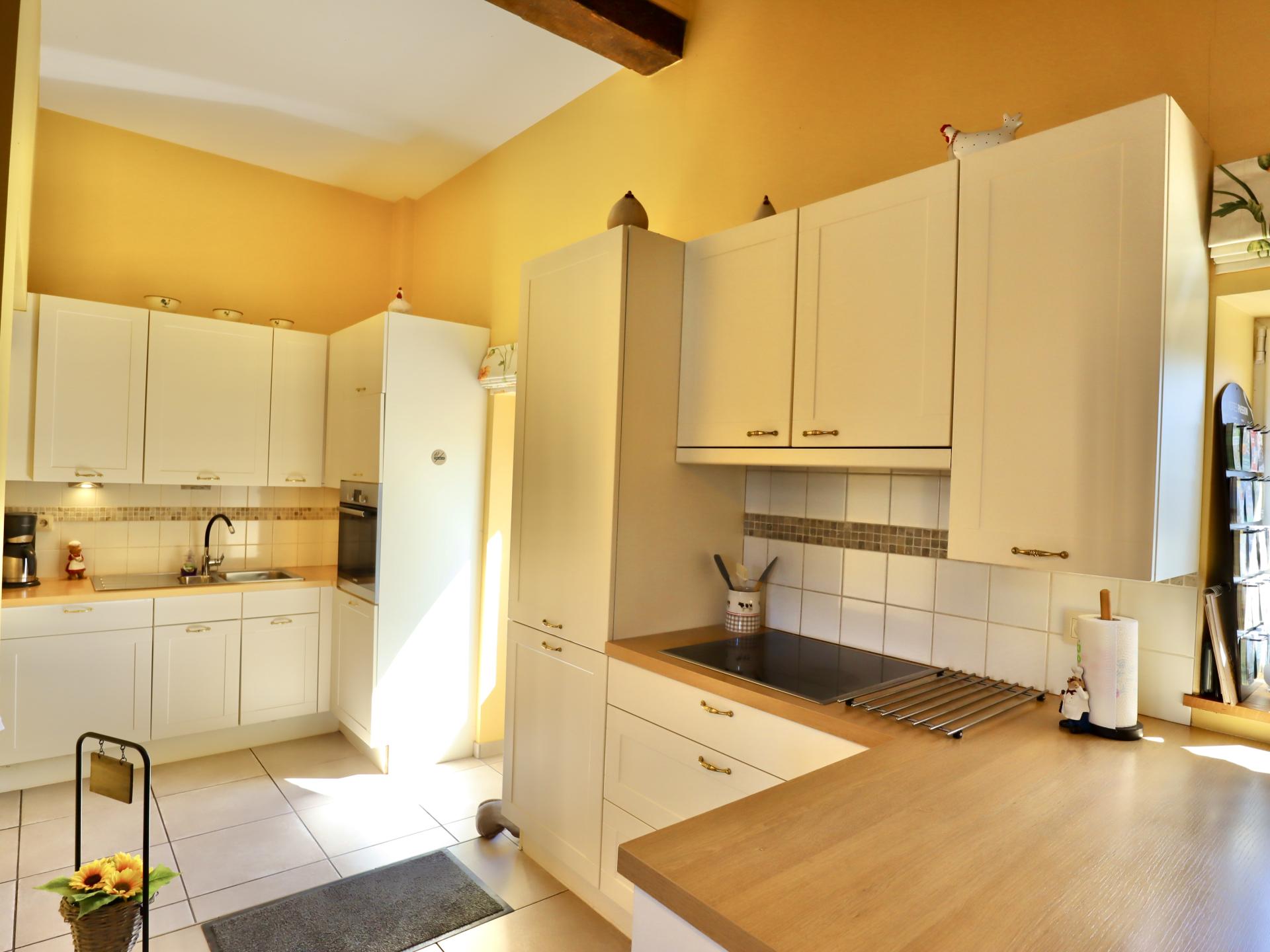 Verblijf in een sfeervolle torenkamer op een werkende boerderij in Couthuin - foto 14