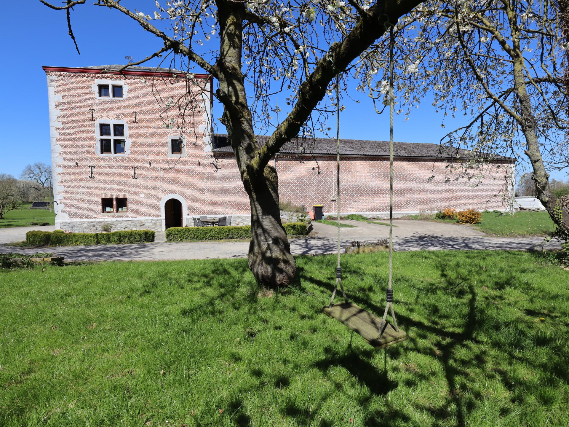 Verblijf in een sfeervolle torenkamer op een werkende boerderij in Couthuin - foto 38