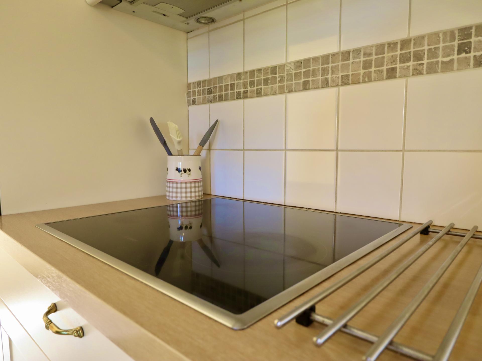 Verblijf in een sfeervolle torenkamer op een werkende boerderij in Couthuin - foto 13