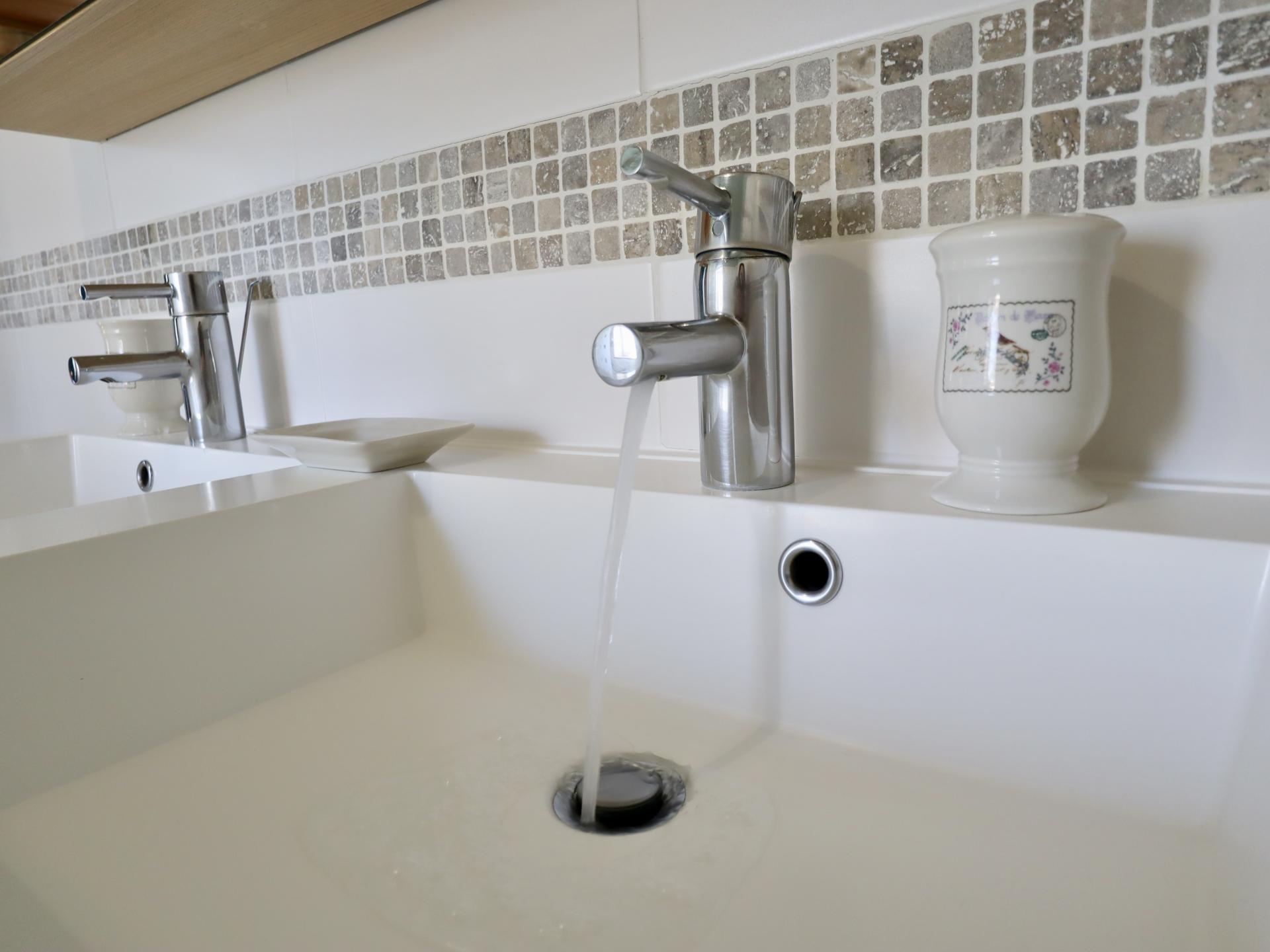 Verblijf in een sfeervolle torenkamer op een werkende boerderij in Couthuin - foto 20