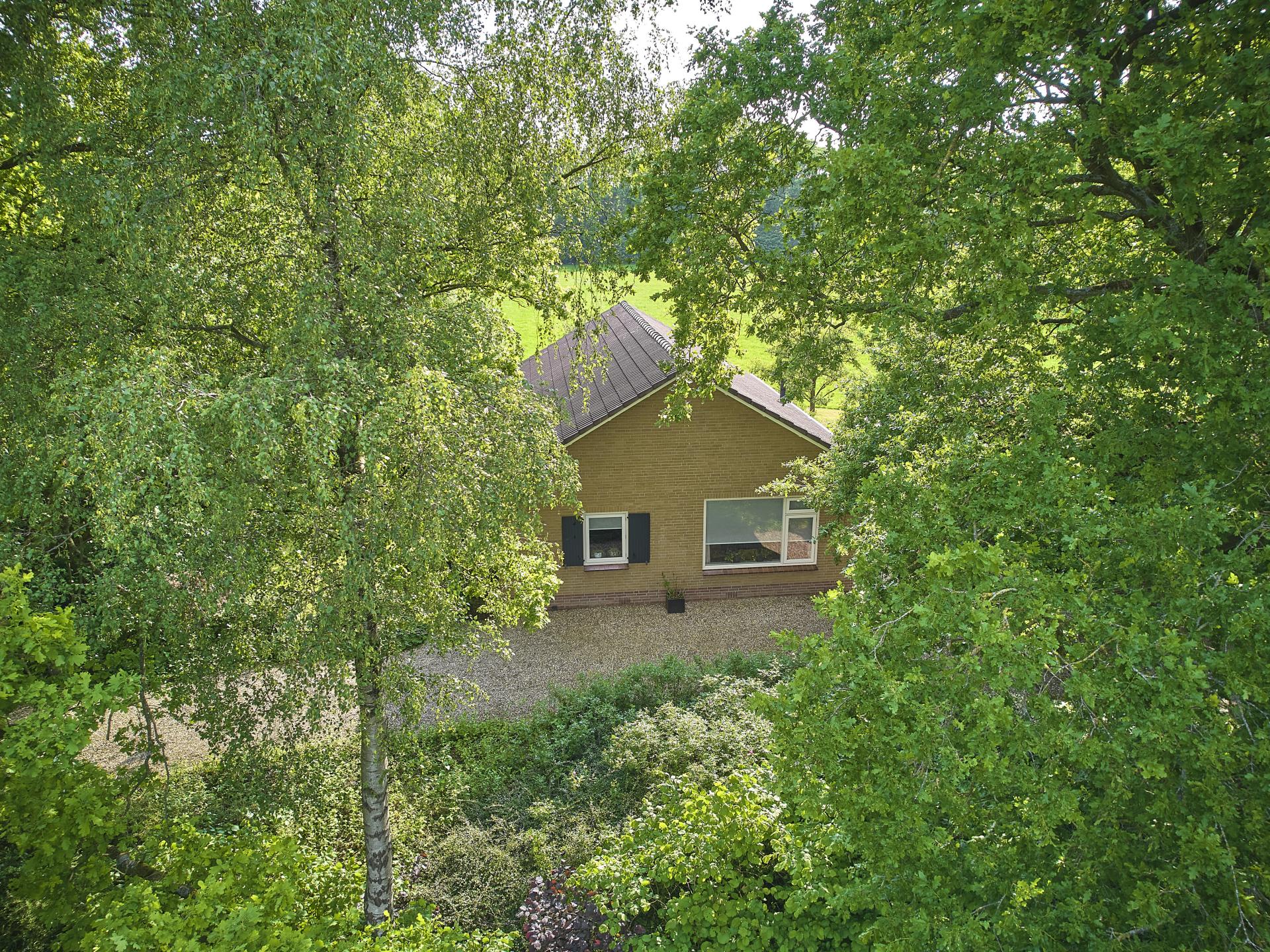 Vrijstaand vakantiehuis in Aalten met weids uitzicht en royale tuin - foto 24