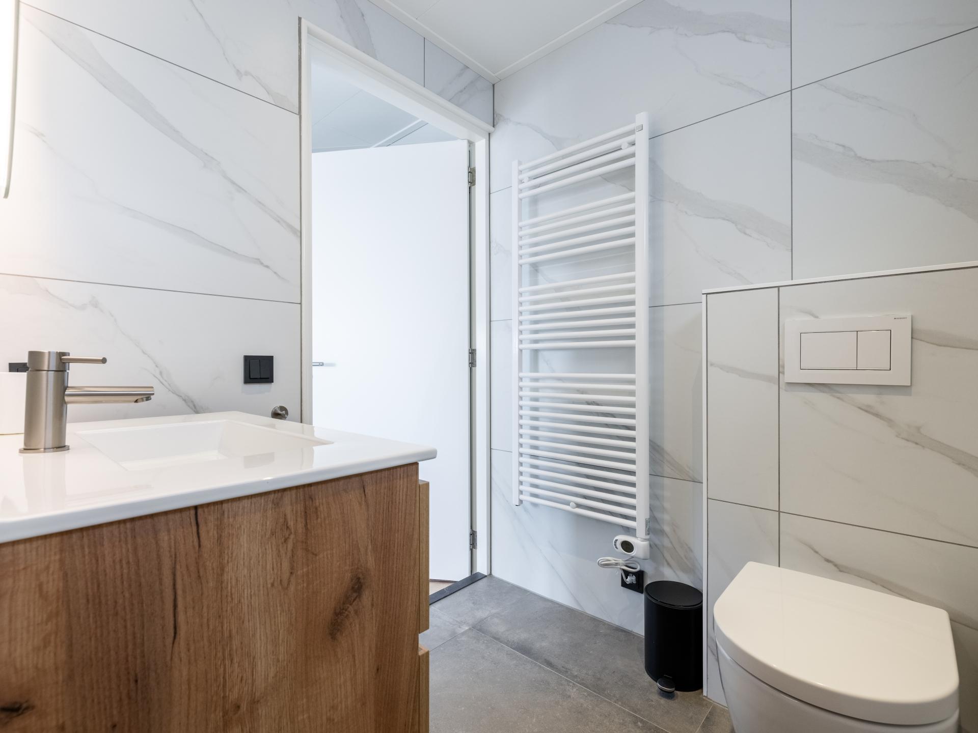 Nieuw chalet aan het water met eigen sloep in Bantega - foto 7