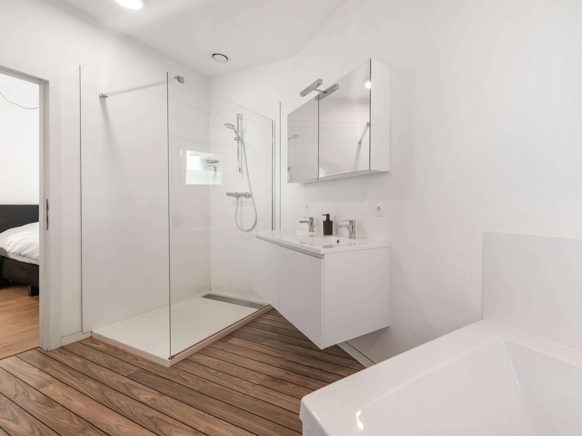 In het centrum van Veurne: modern vrijstaand vakantiehuis voor 4 personen - foto 22