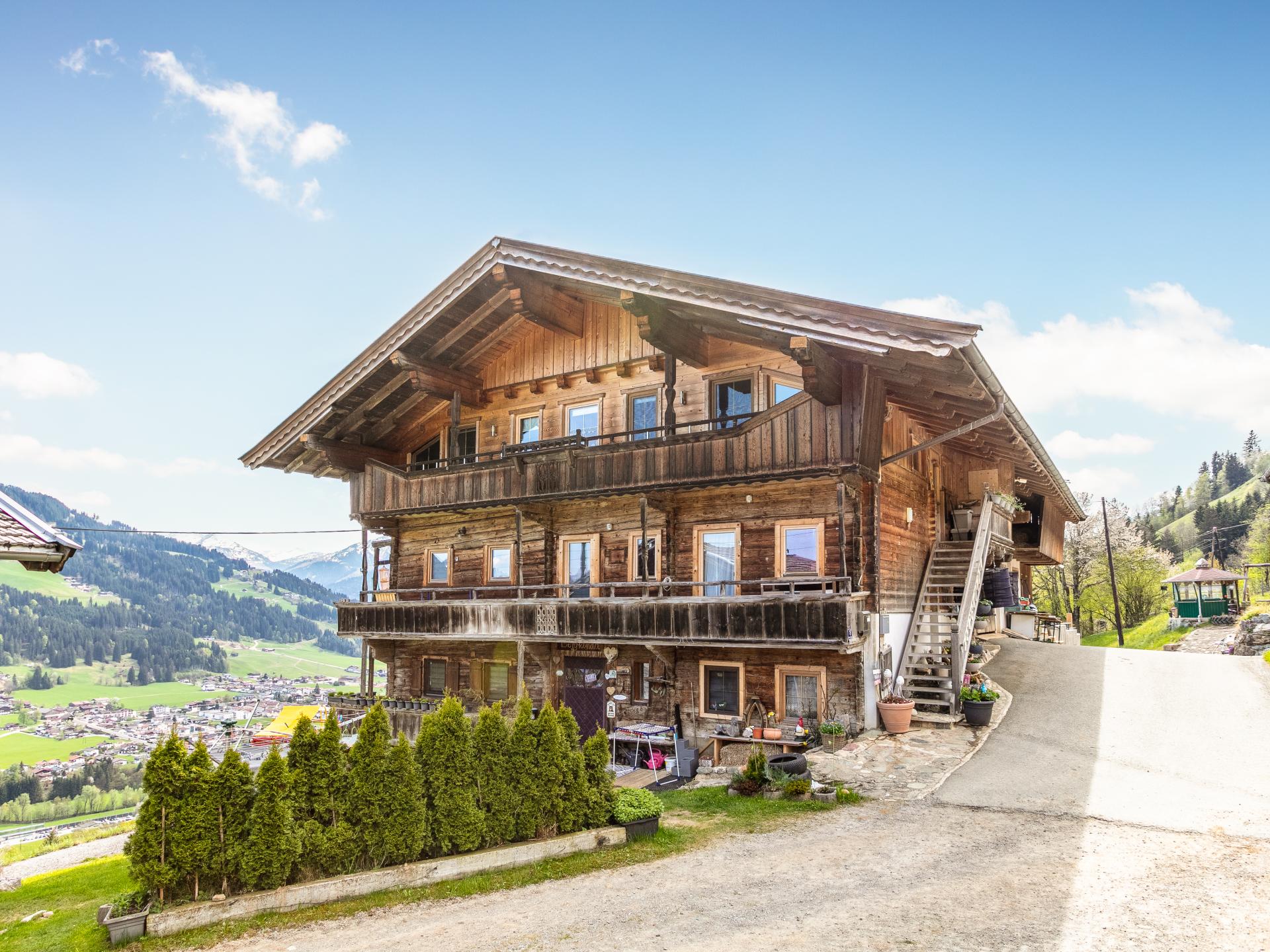 Bergkinda: Zonnig appartement voor 6 in Brixen im Thale met bergzicht en tuin - foto 1