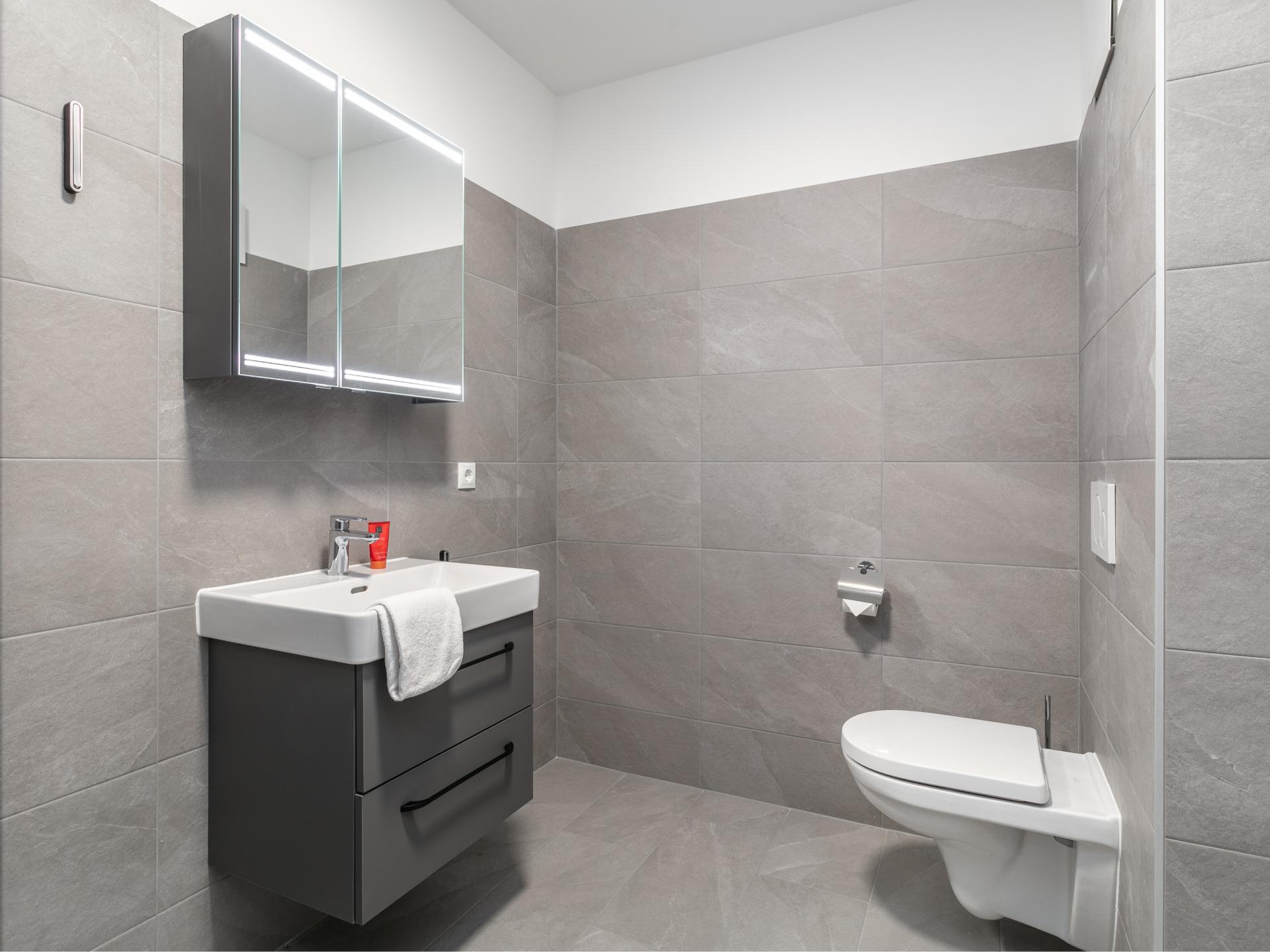 Ruim modern appartementencomplex in hartje Jenbach, vlakbij skilift en station - foto 18