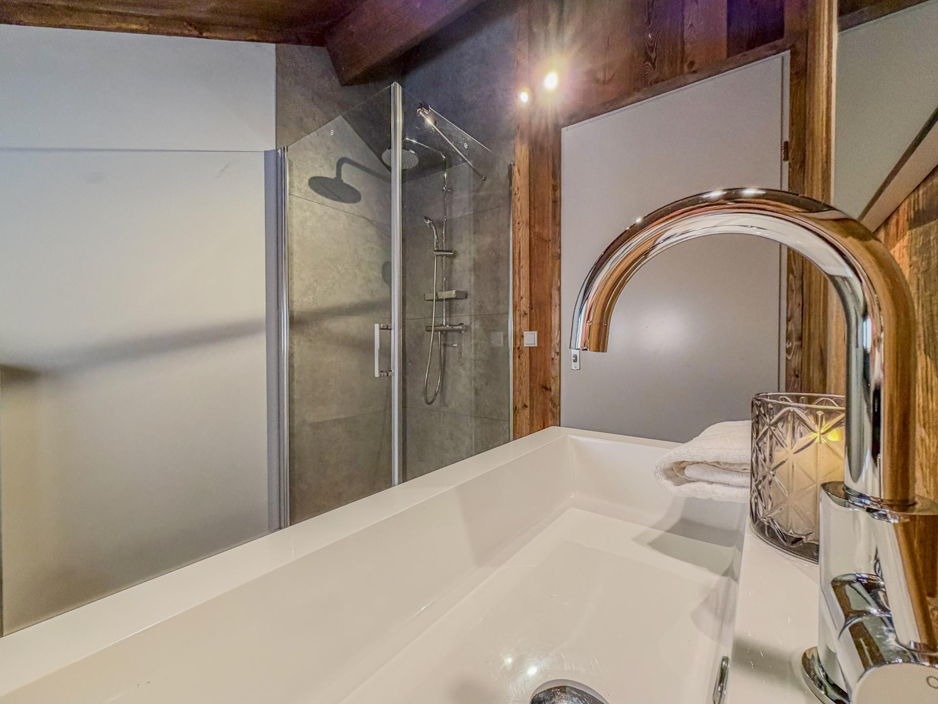 Chalet direct aan de Afritzer See met panoramisch bergzicht voor 6 personen - foto 18
