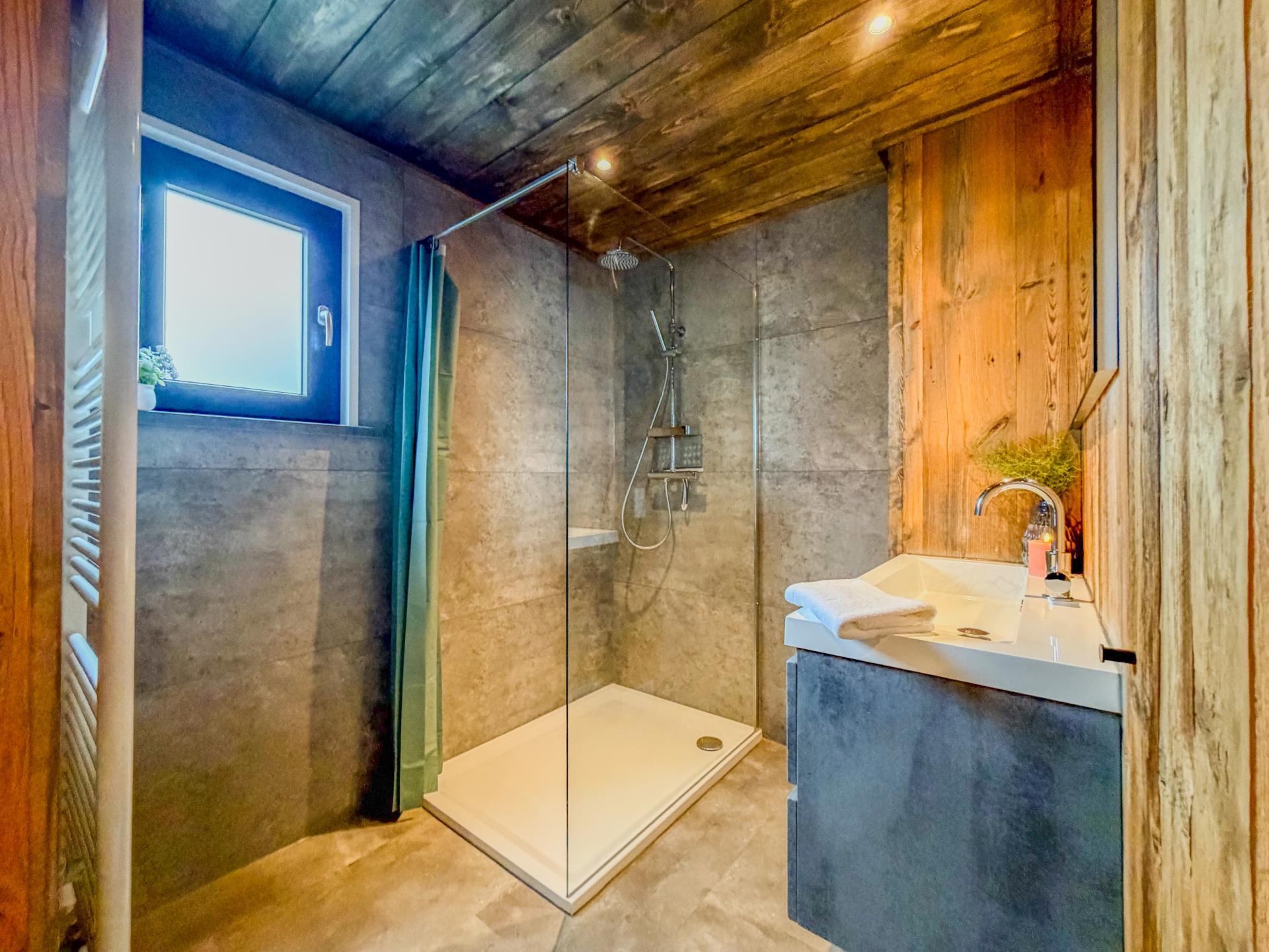 Luxe chalet aan de Afritzer See met panoramisch uitzicht op bergen en meer - foto 11
