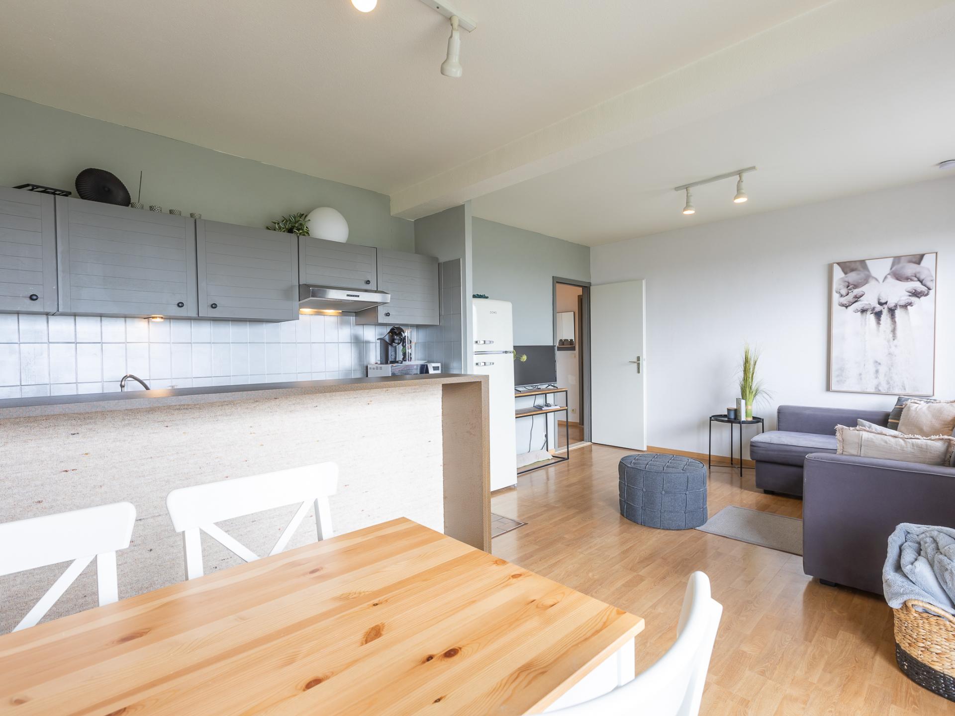 Licht appartement op de 8e verdieping met zonnig terras vlak bij zee - foto 3