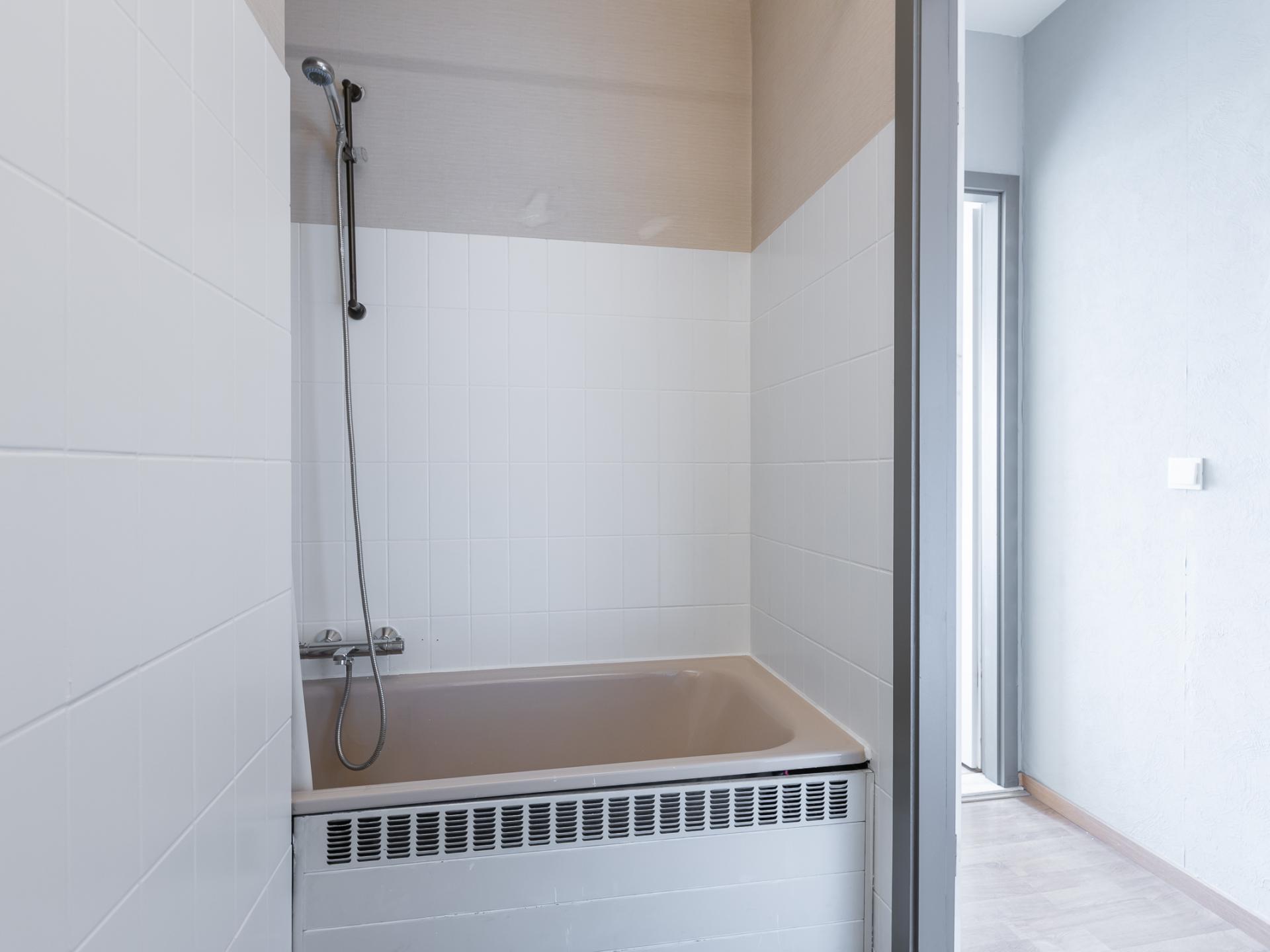 Licht appartement op de 8e verdieping met zonnig terras vlak bij zee - foto 15