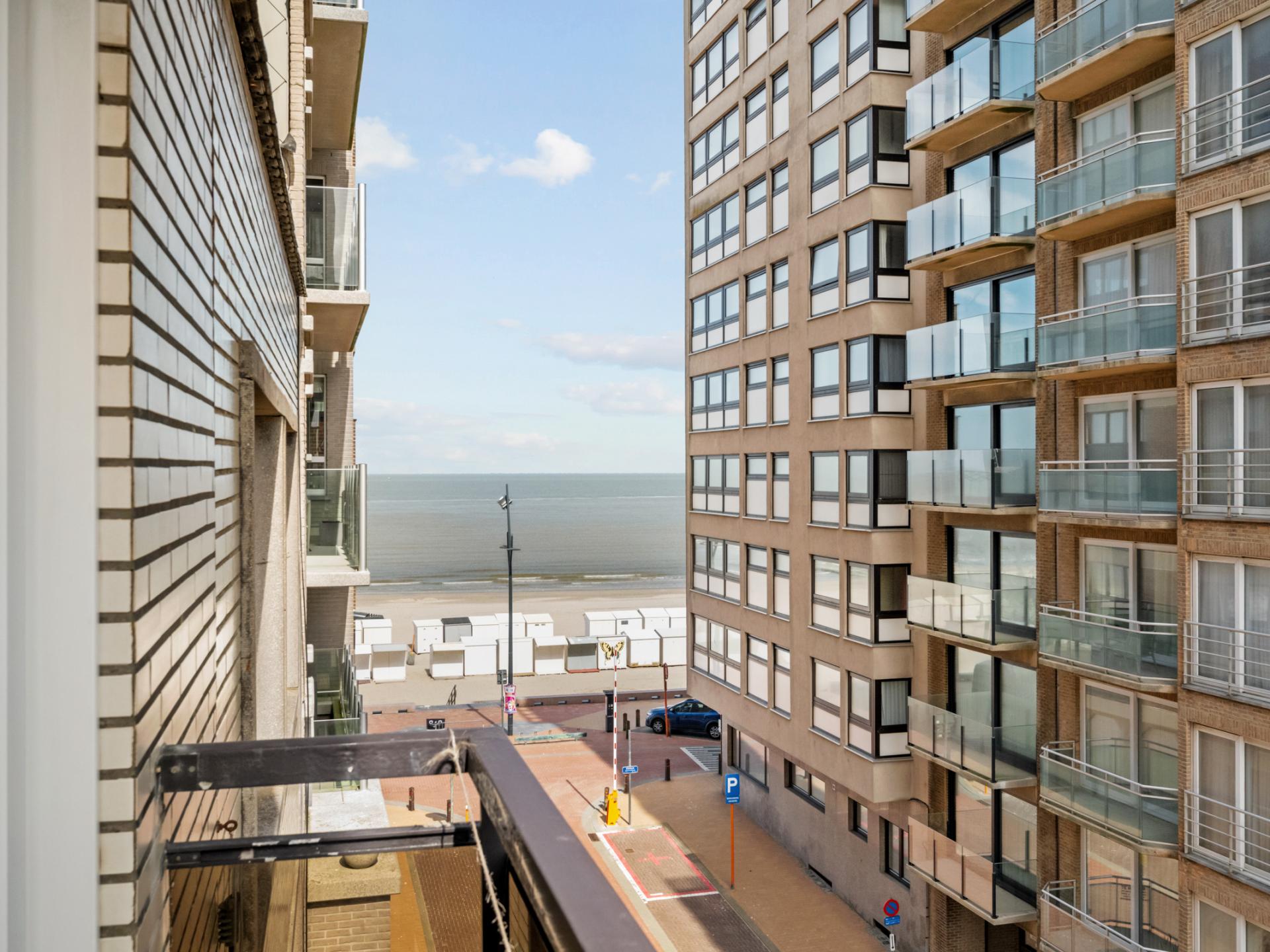 Lichte studio in Blankenberge met balkon en zicht op de jachthaven - foto 11