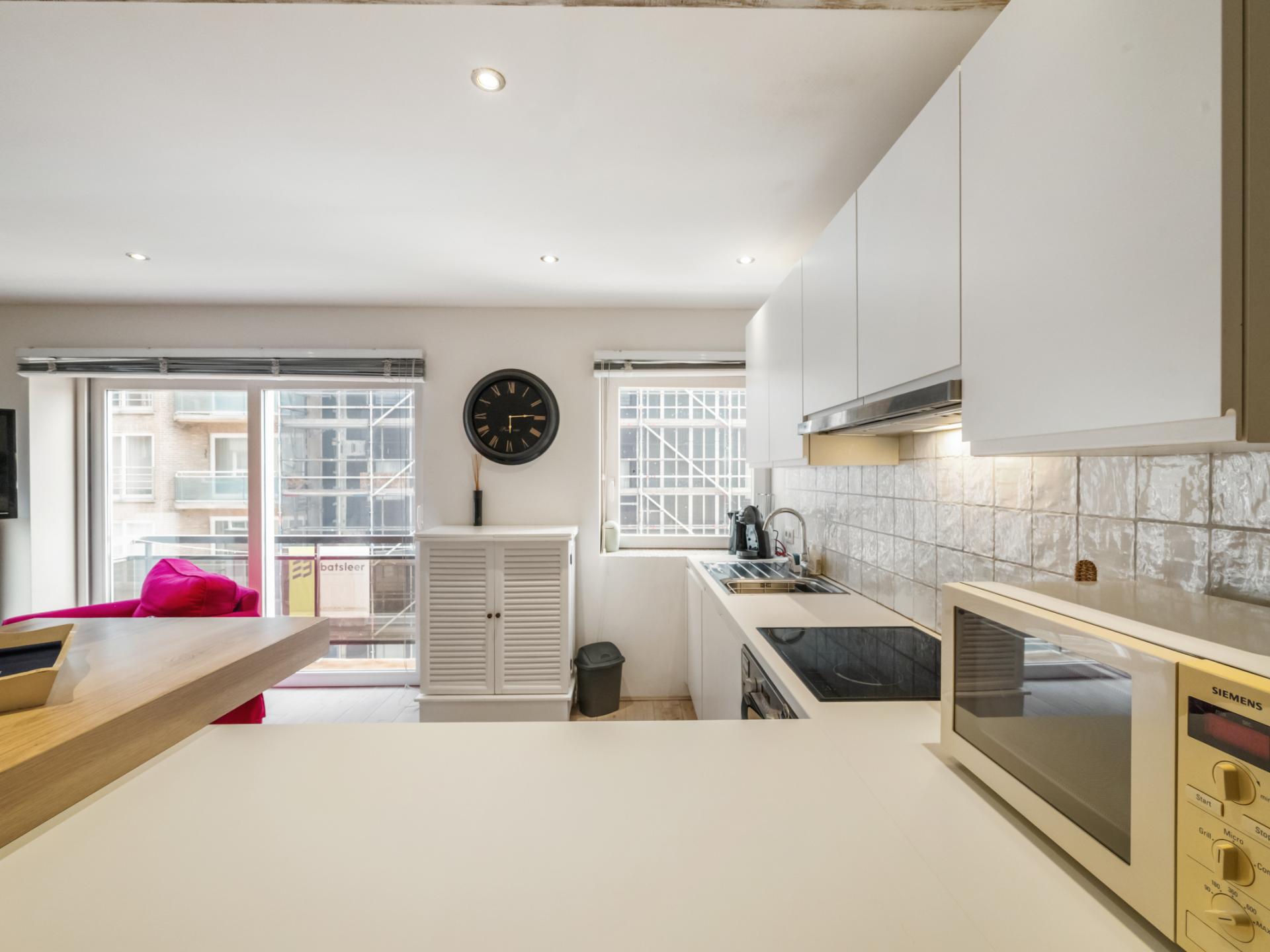 Lichte studio in Blankenberge met balkon en zicht op de jachthaven - foto 8