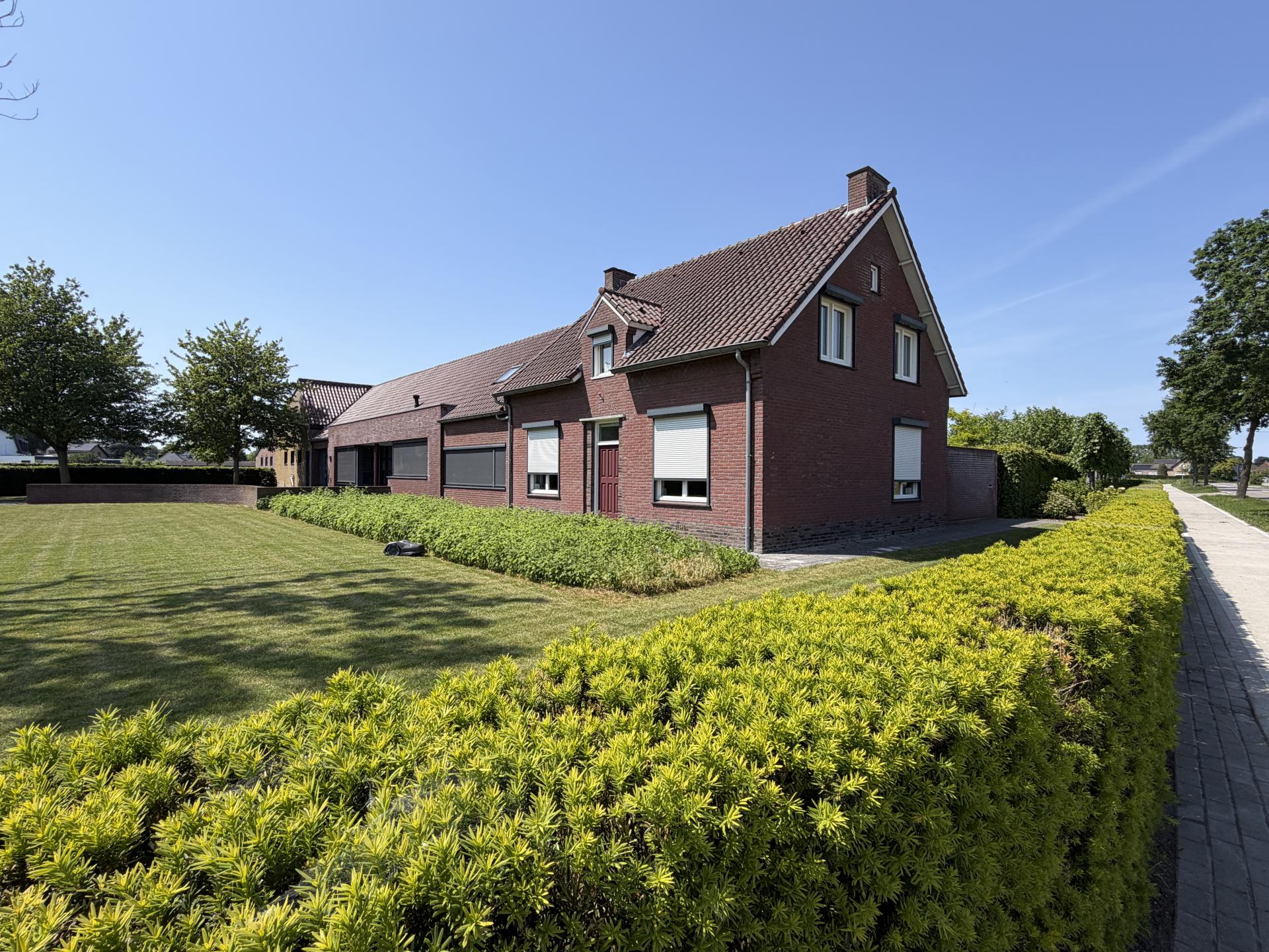 Ruim vrijstaand huis in Nederweert met grote tuin en hottub voor 12 personen - foto 47