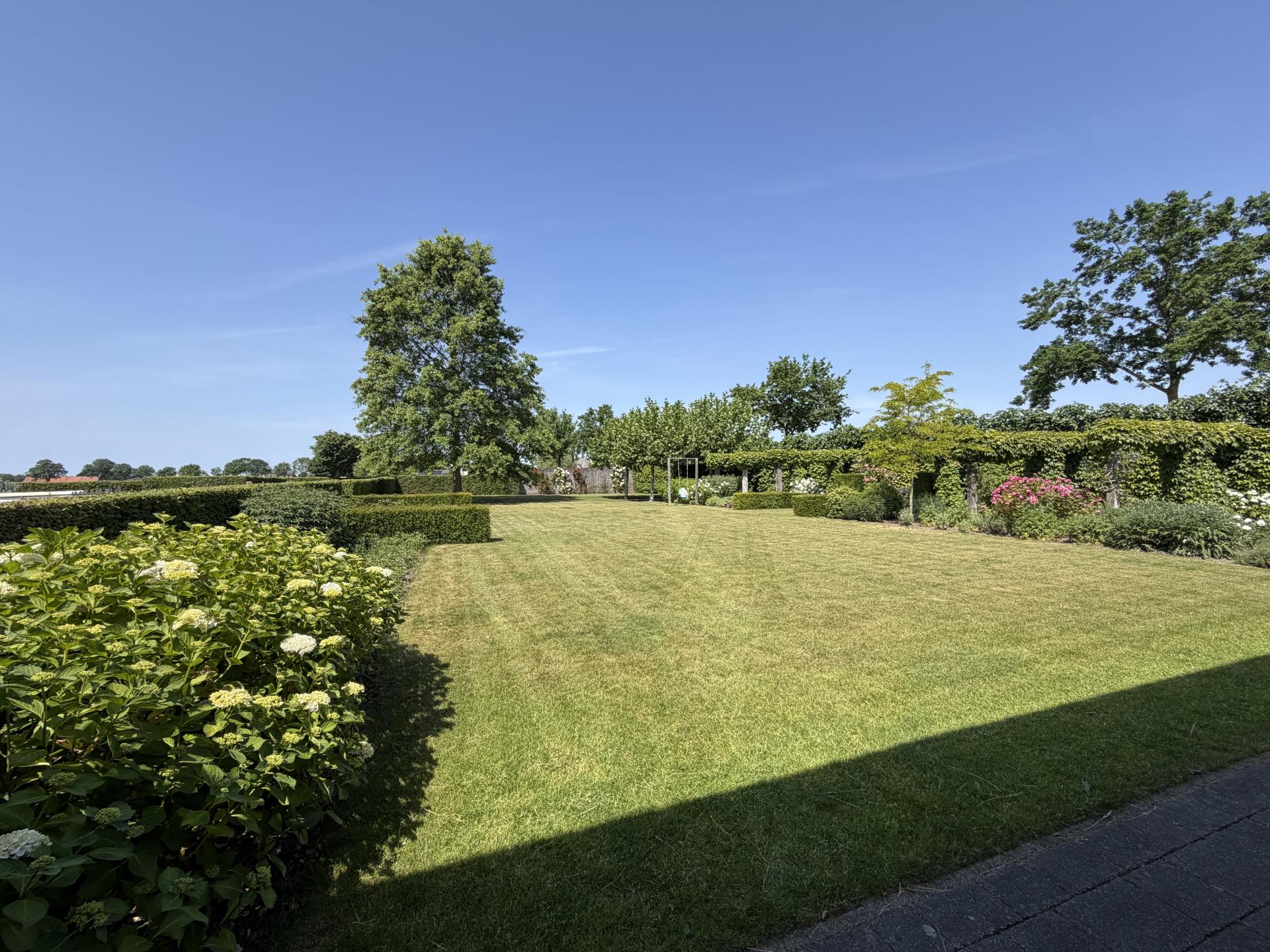 Ruim vrijstaand huis in Nederweert met grote tuin en hottub voor 12 personen - foto 38