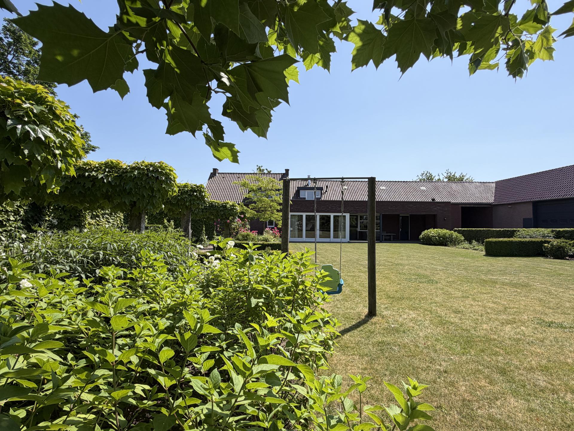 Ruim vrijstaand huis in Nederweert met grote tuin en hottub voor 12 personen - foto 43