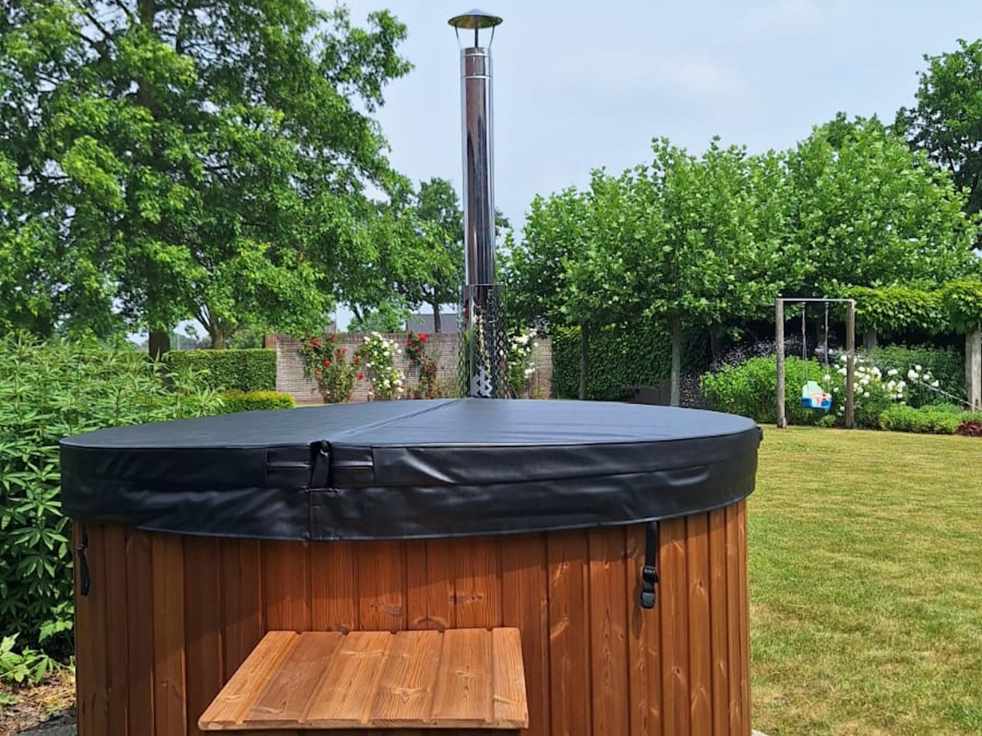 Ruim vrijstaand huis in Nederweert met grote tuin en hottub voor 12 personen - foto 51