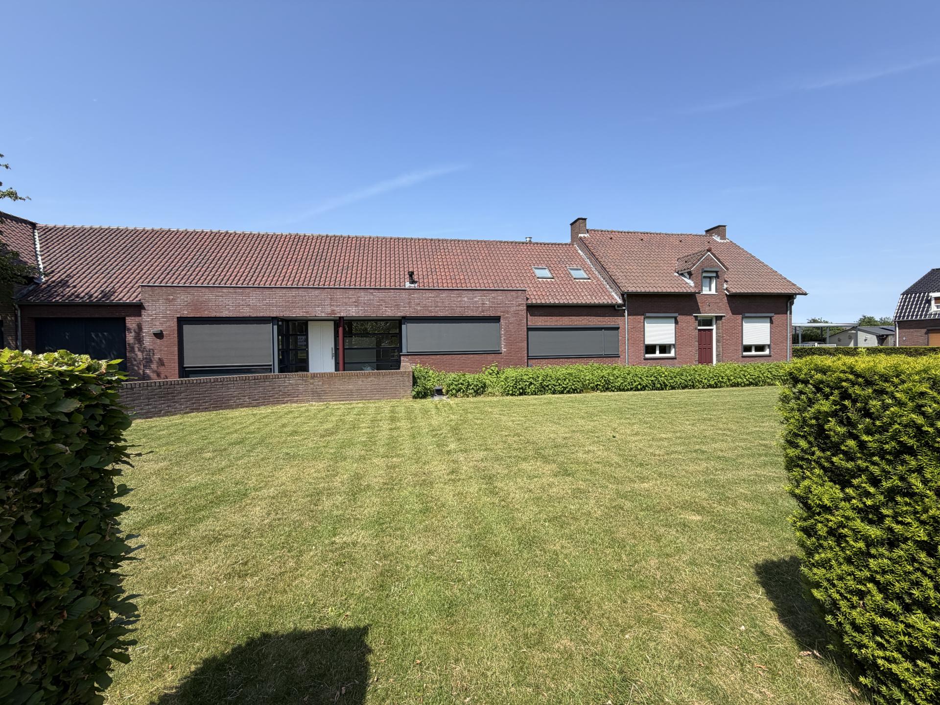 Ruim vrijstaand huis in Nederweert met grote tuin en hottub voor 12 personen - foto 33
