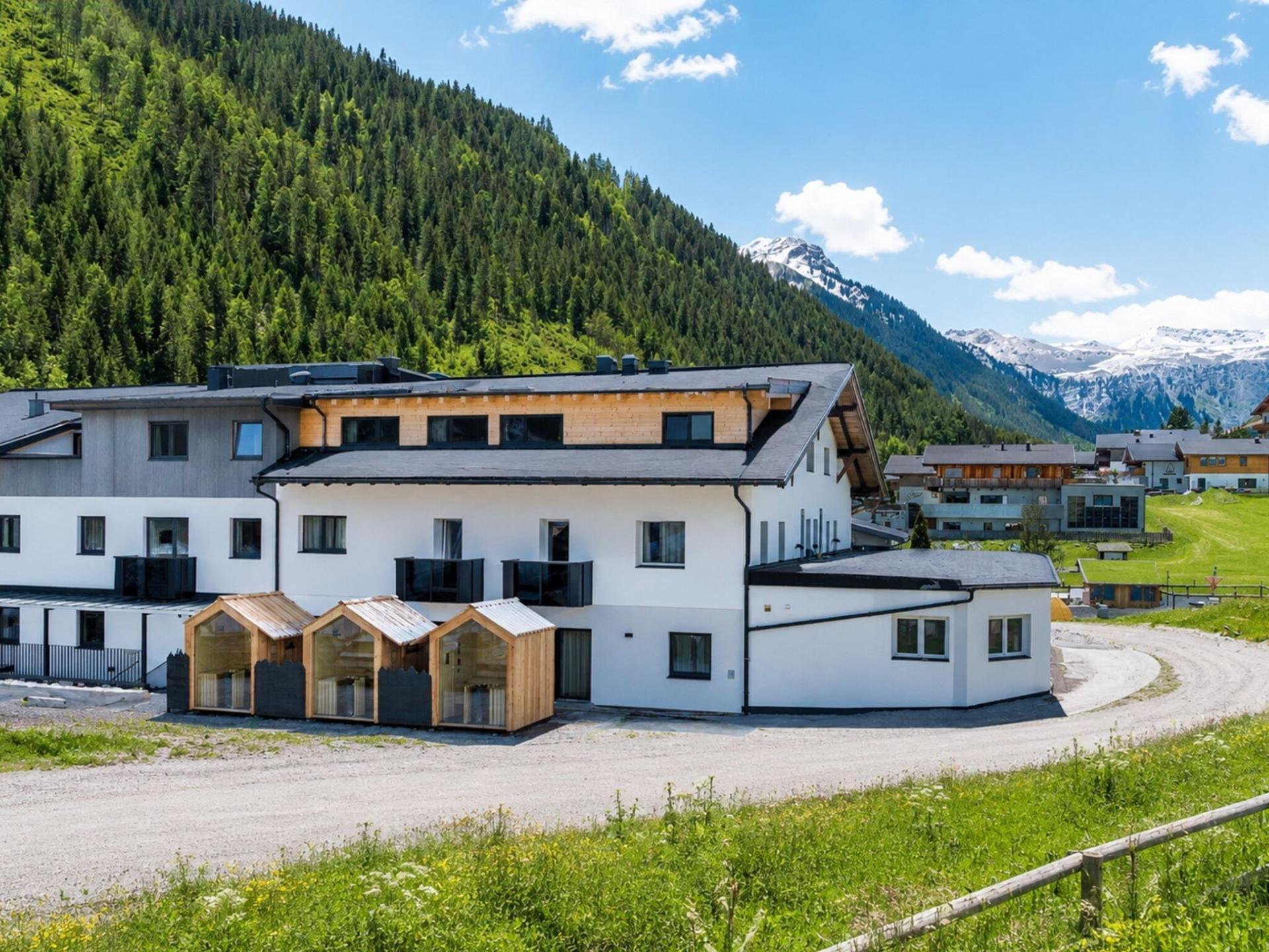 Ski-in ski-out appartement in Hinterglemm met sauna en bergzicht voor 8 personen - foto 16