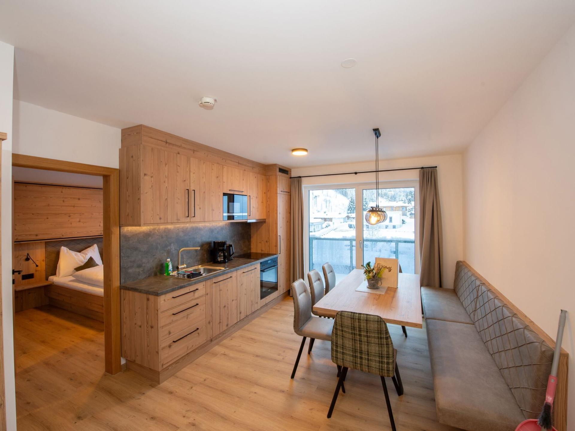 Sfeervol appartement direct aan de piste in Hinterglemm voor 9 personen - foto 2
