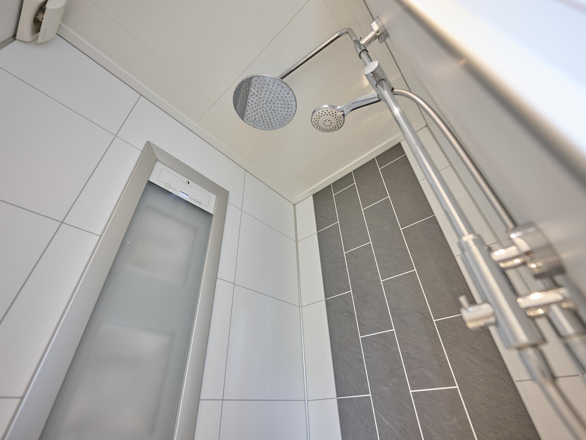 Modern vakantiehuis aan het water met privéjacuzzi op de Veluwe - foto 28