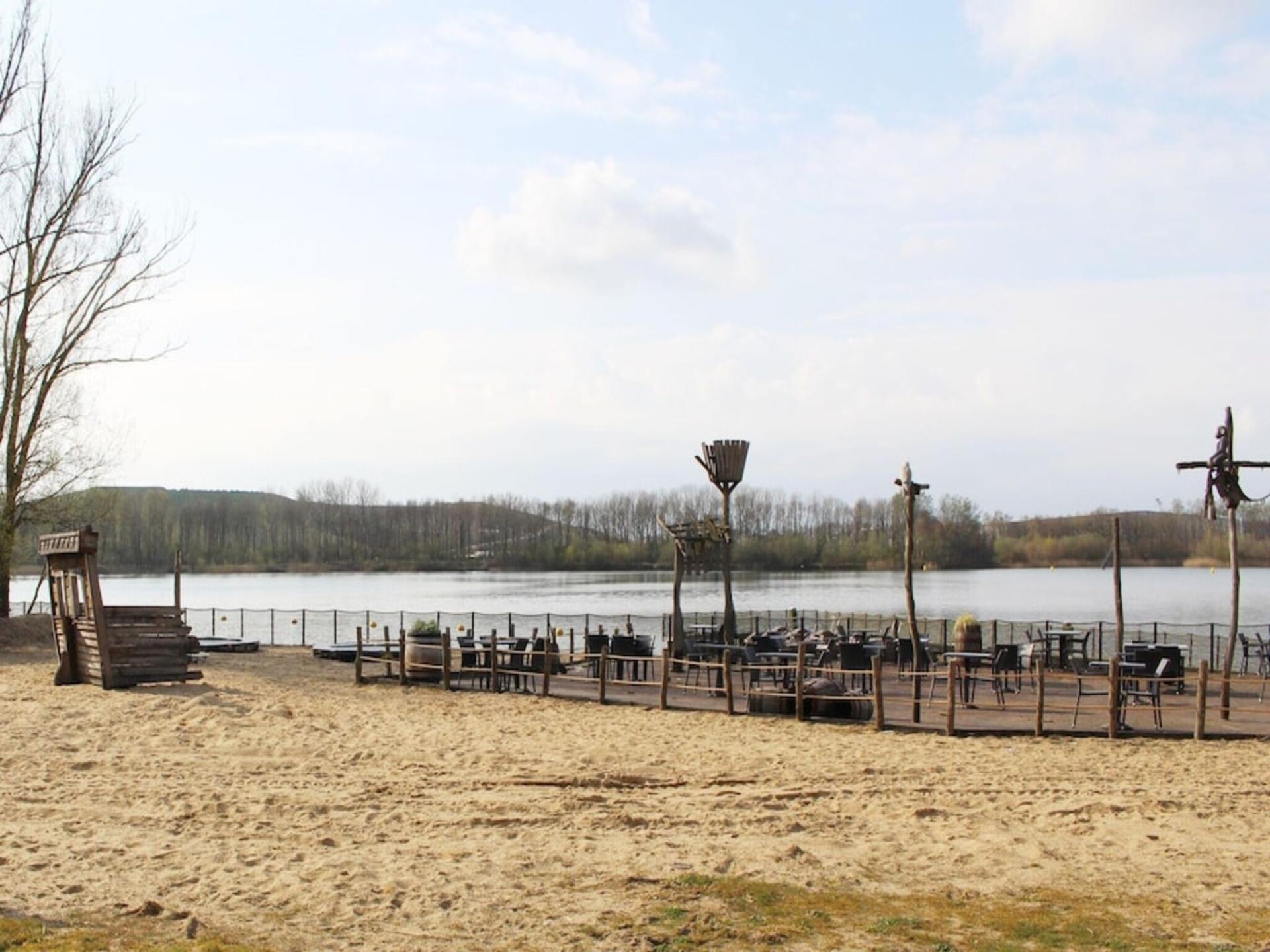 Modern vakantiehuis aan het water met privéjacuzzi op de Veluwe - foto 39