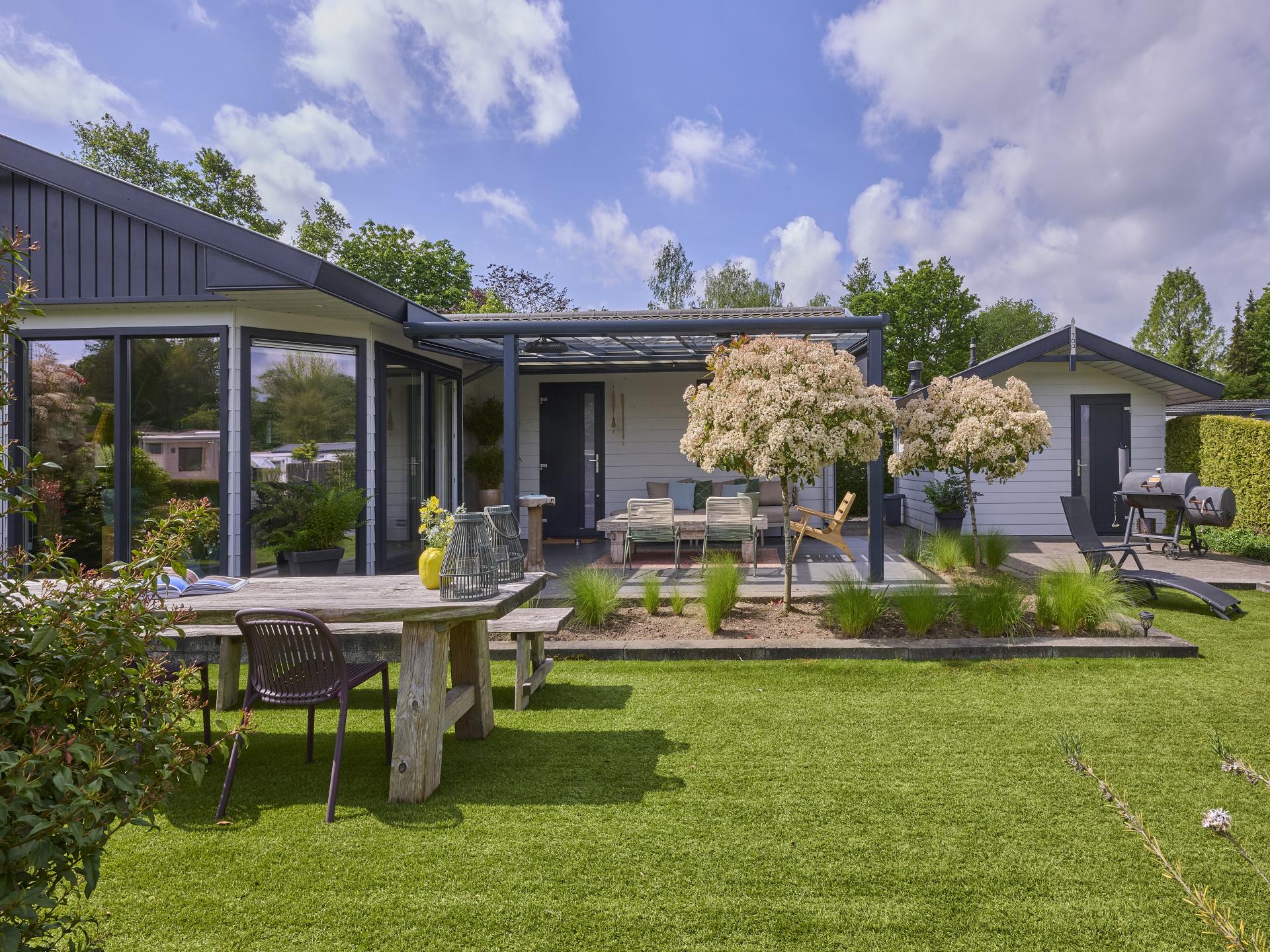 Modern vakantiehuis aan het water met privéjacuzzi op de Veluwe - foto 48
