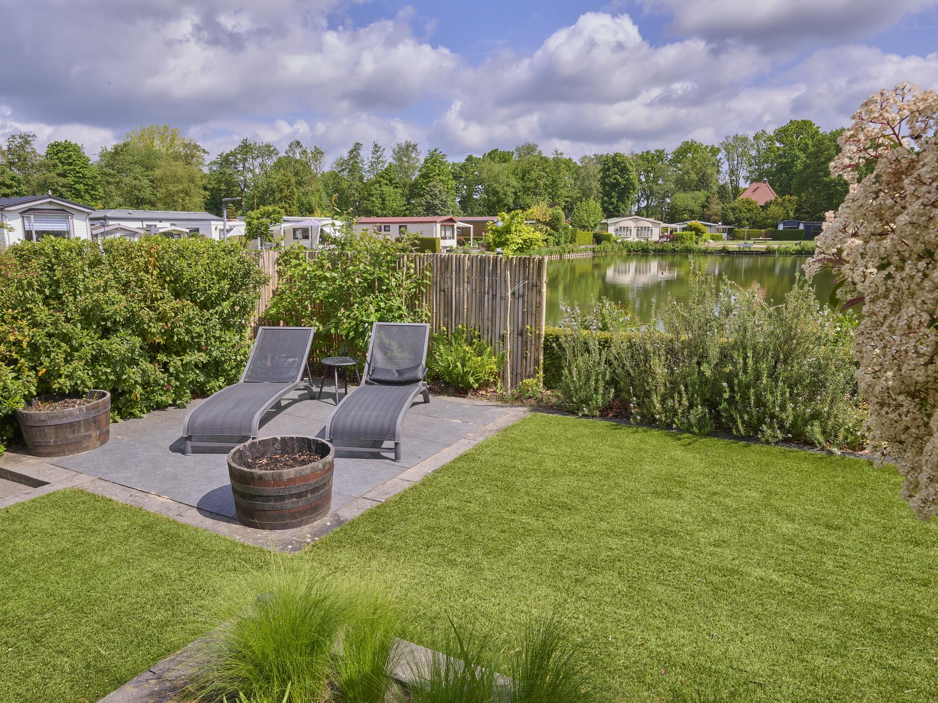 Modern vakantiehuis aan het water met privéjacuzzi op de Veluwe - foto 31
