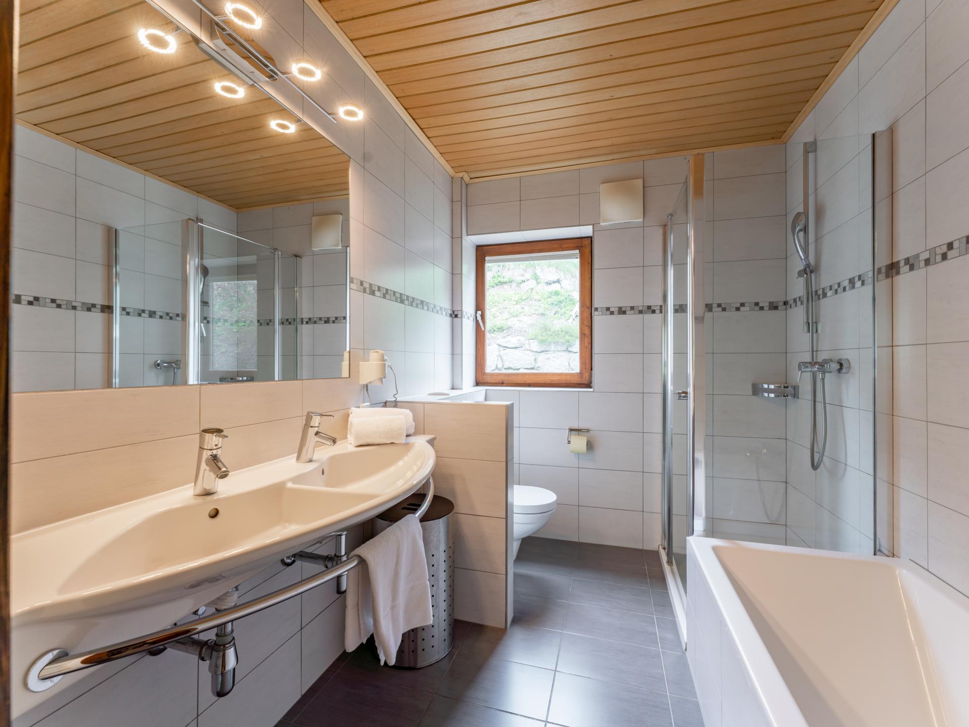 Vrijstaand Alpenchalet voor 19 personen met sauna, tuin en directe piste-toegang - foto 23