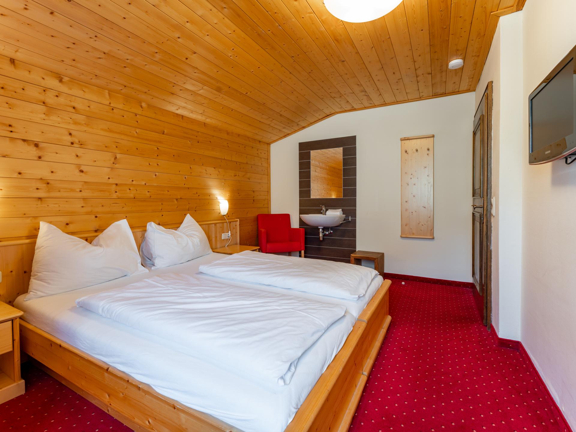 Vrijstaand Alpenchalet voor 19 personen met sauna, tuin en directe piste-toegang - foto 17