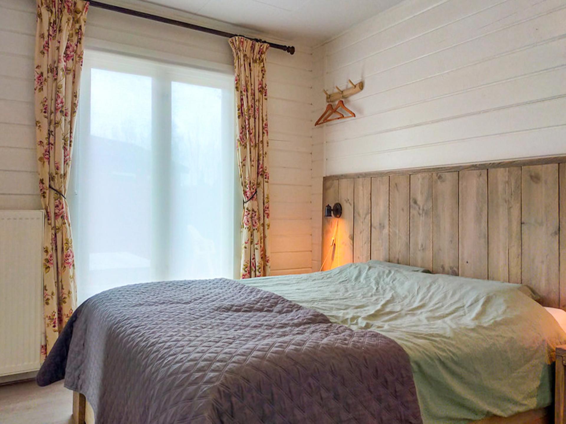 Houten chalet met privé sauna en omheinde tuin op park met zwembad - foto 6