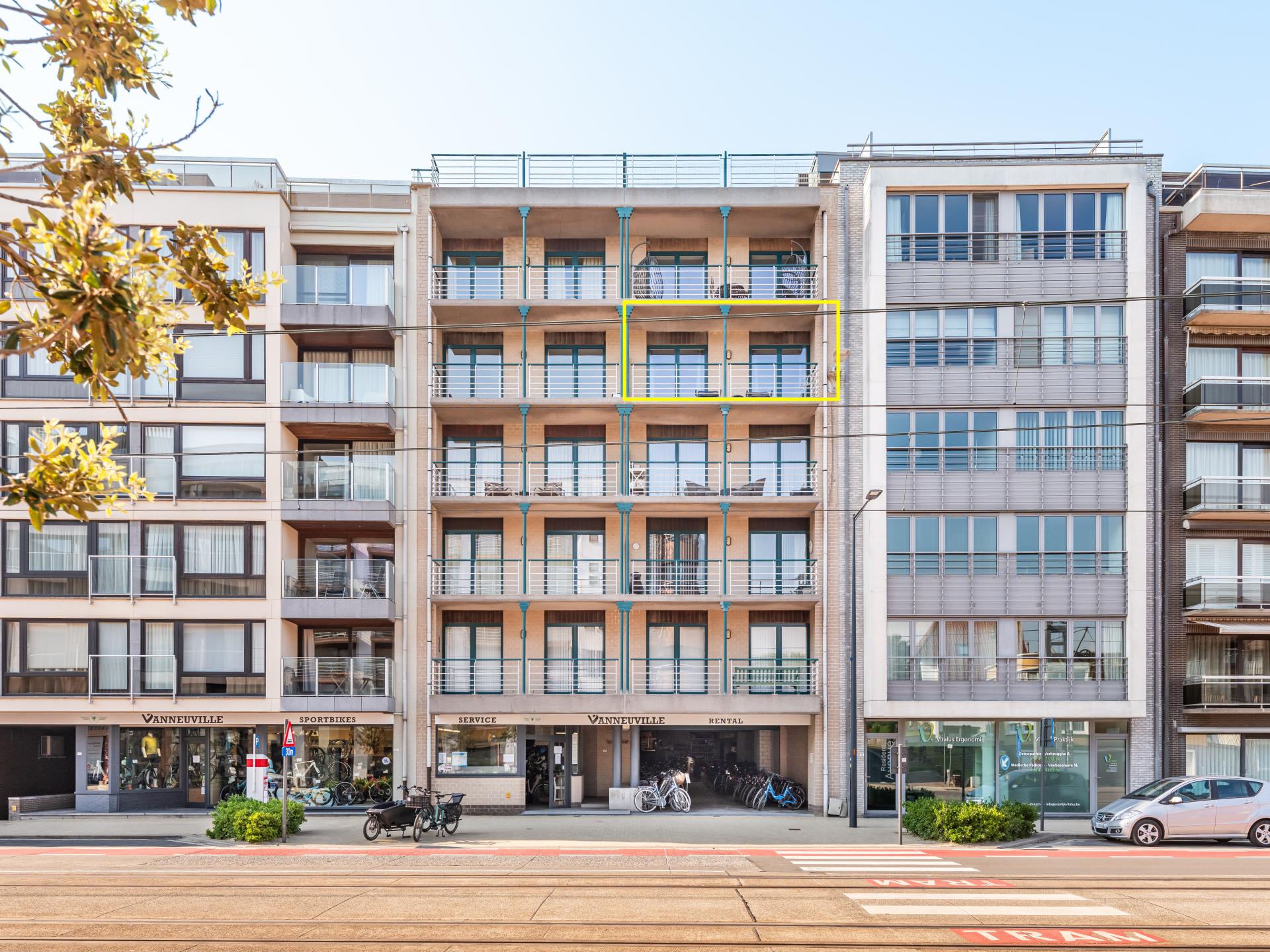 8-persoons gerenoveerd appartement aan zee in Oostduinkerke - foto 6