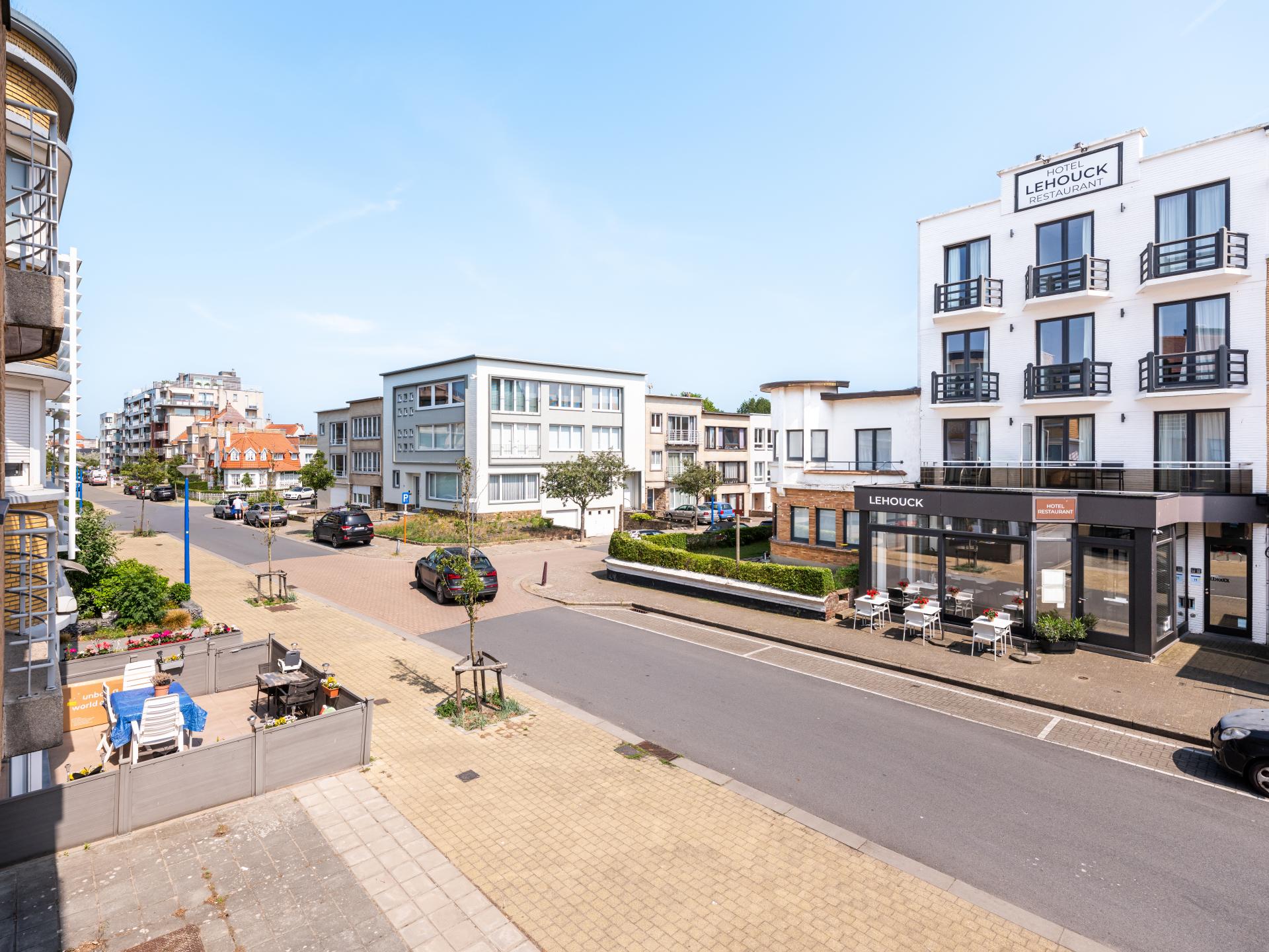 Op 300 m van zee: 4-persoonsappartement in hartje Koksijde - foto 2