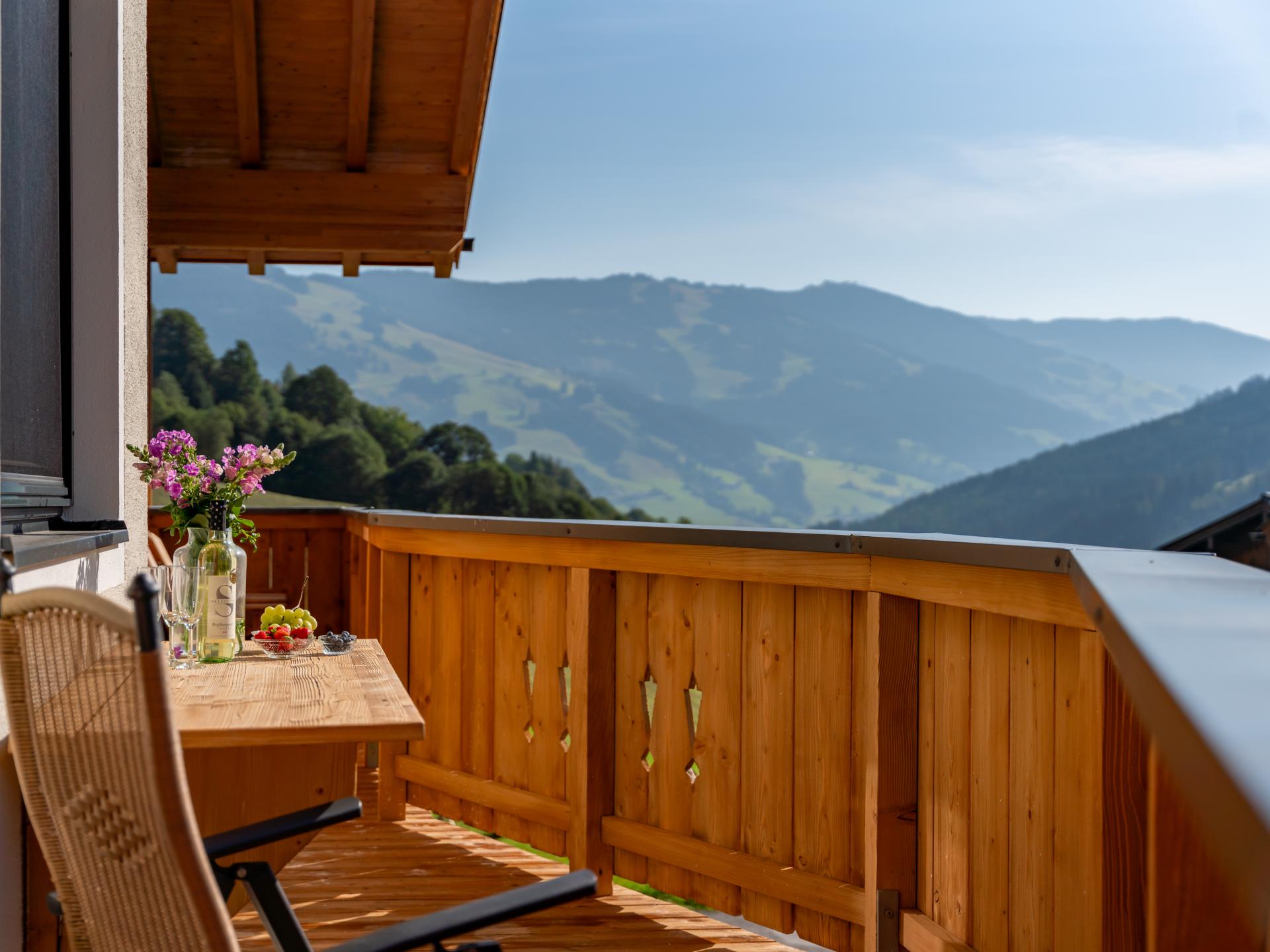 Prachtig 8-persoons appartement direct aan de piste in Saalbach - foto 32