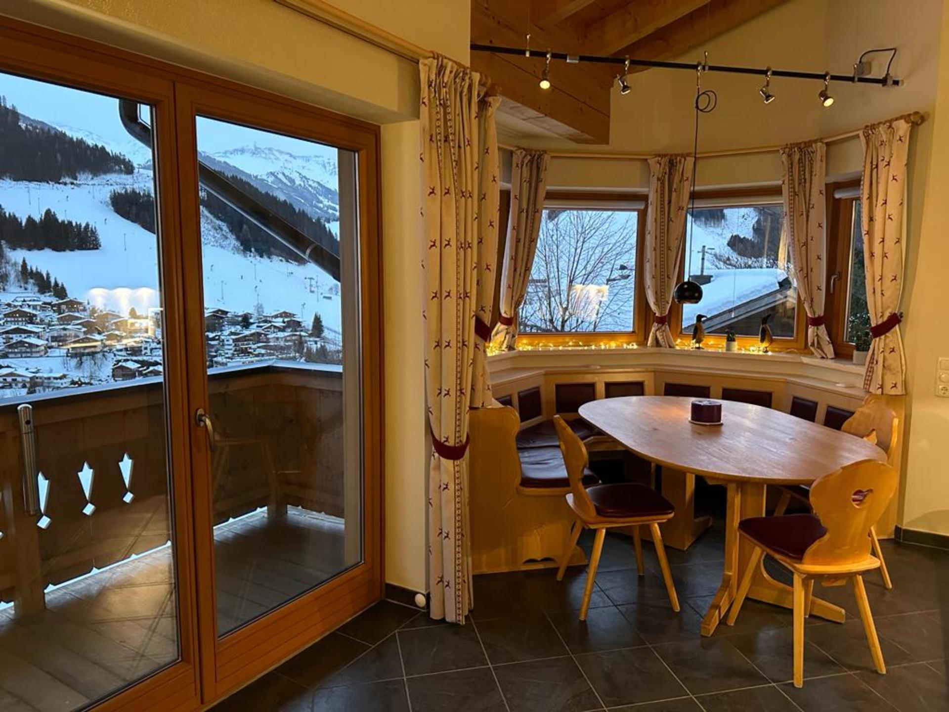 Prachtig 8-persoons appartement direct aan de piste in Saalbach - foto 13
