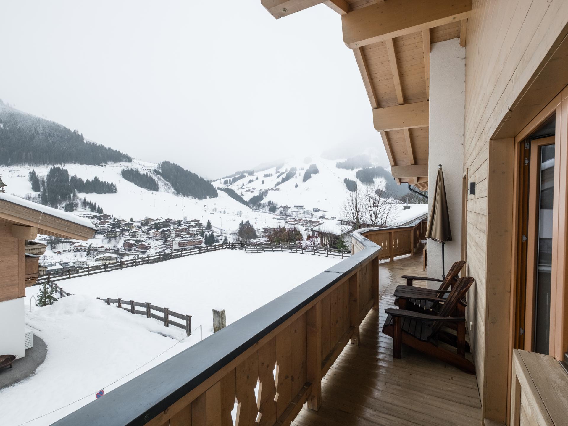 Prachtig 8-persoons appartement direct aan de piste in Saalbach - foto 27
